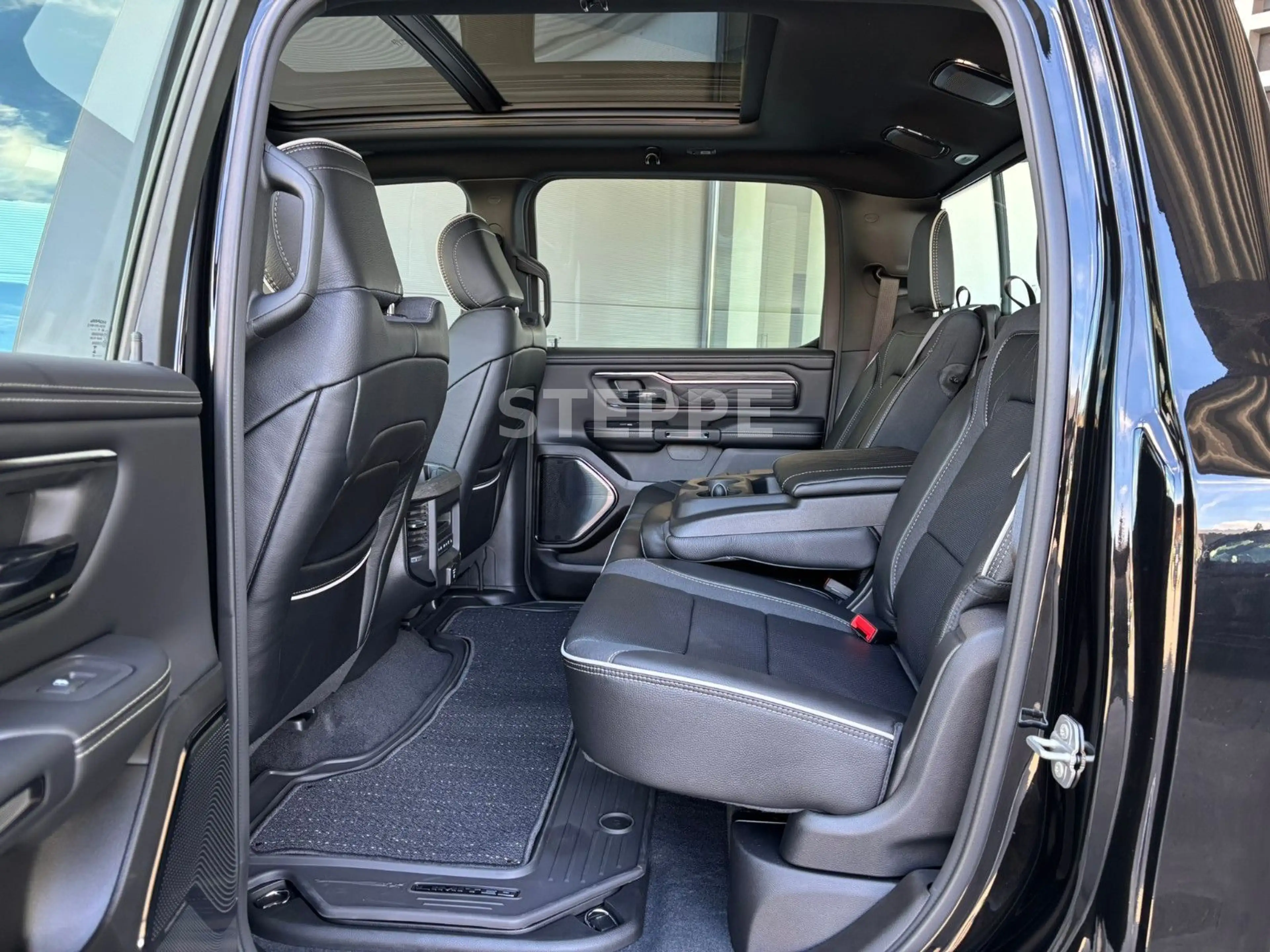 Dodge RAM 2026 RAM 1500 Limited Night 5,7LV8 Rambox MFT — photo 12
