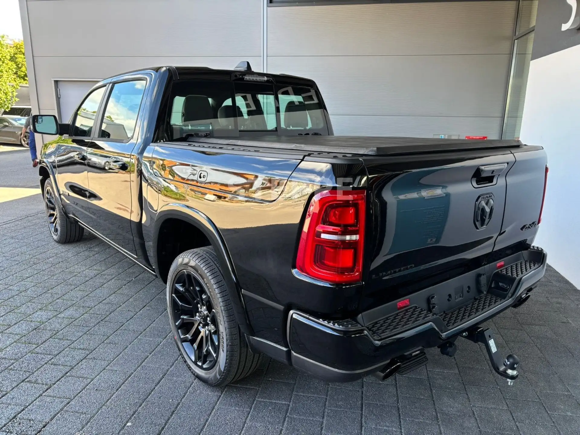 닷지 Dodge RAM 2026 검정 사진 4