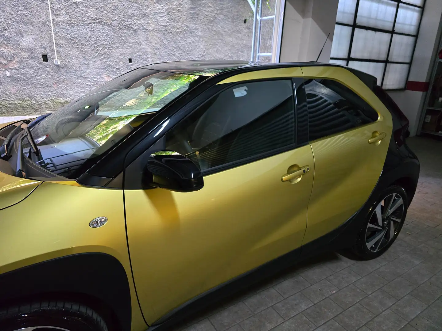 Toyota Aygo Aygo X X 1.0 Lounge 72cv s-cvt Arany - 1