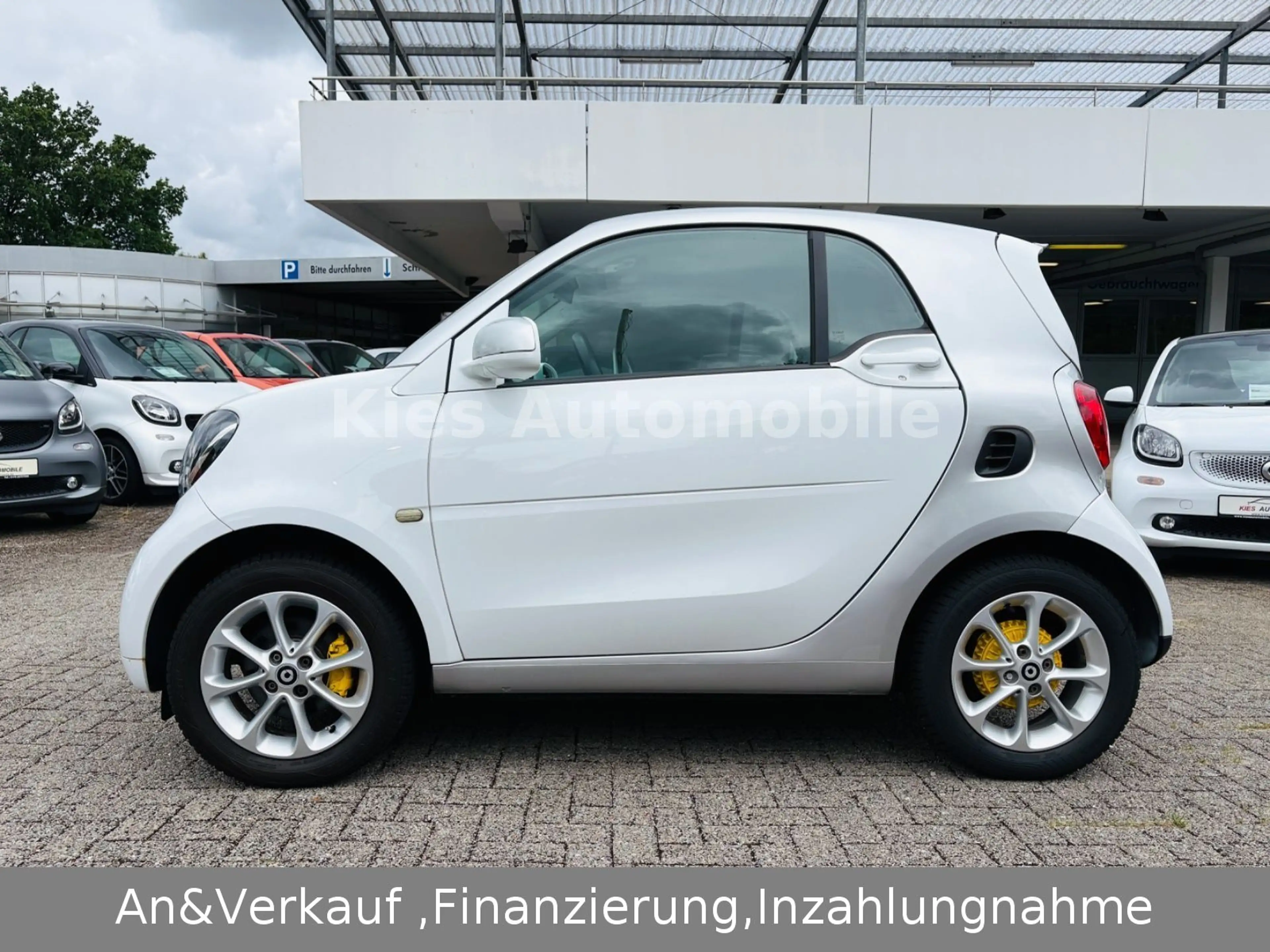 smart forTwo Prime 90PS AUTOM/LEDER/NAVI/LED/TÜV — photo 3