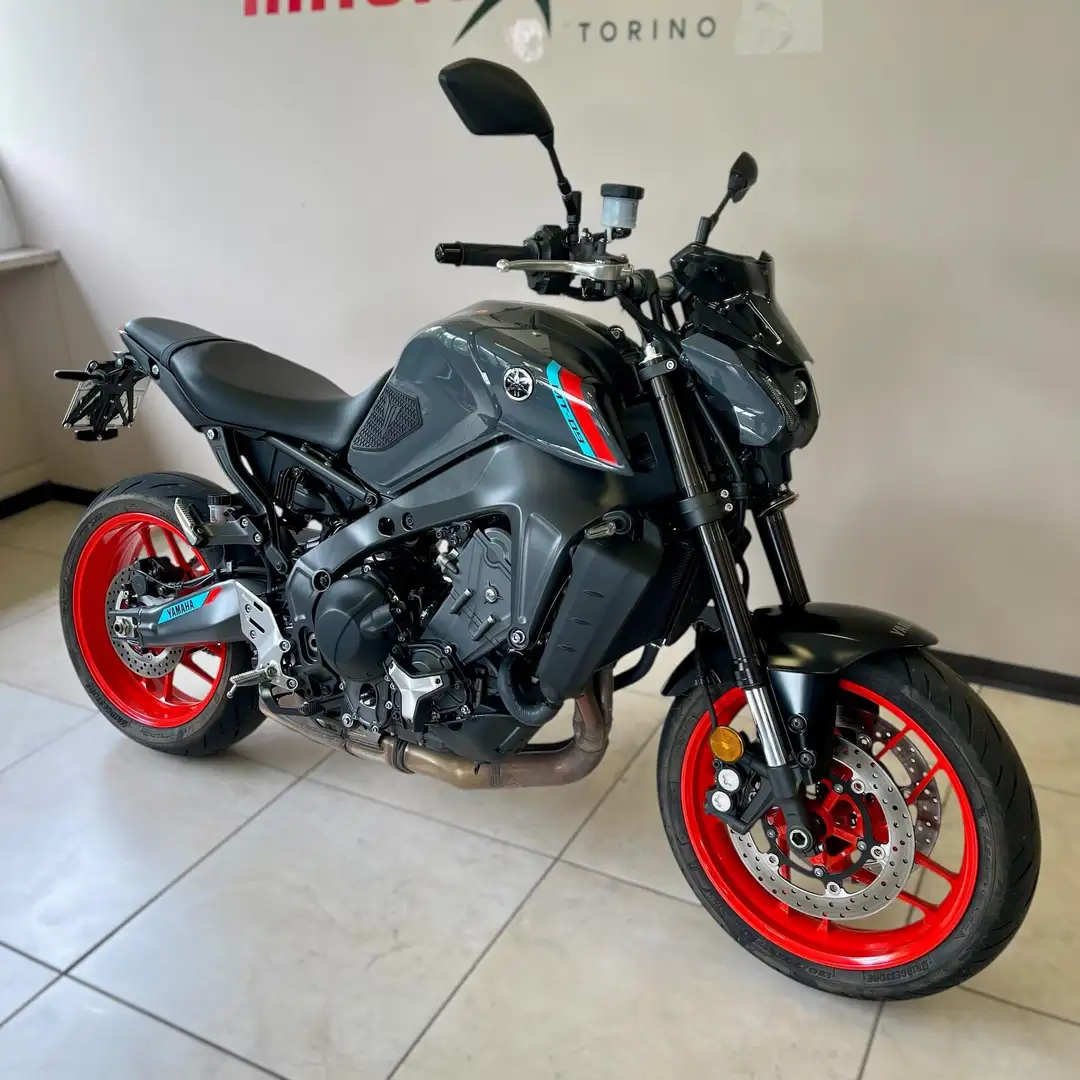 Yamaha MT-09 - 1