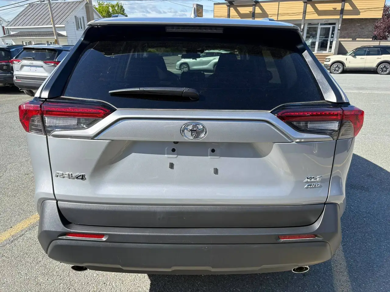 Toyota RAV 4 снимка Toyota RAV 4