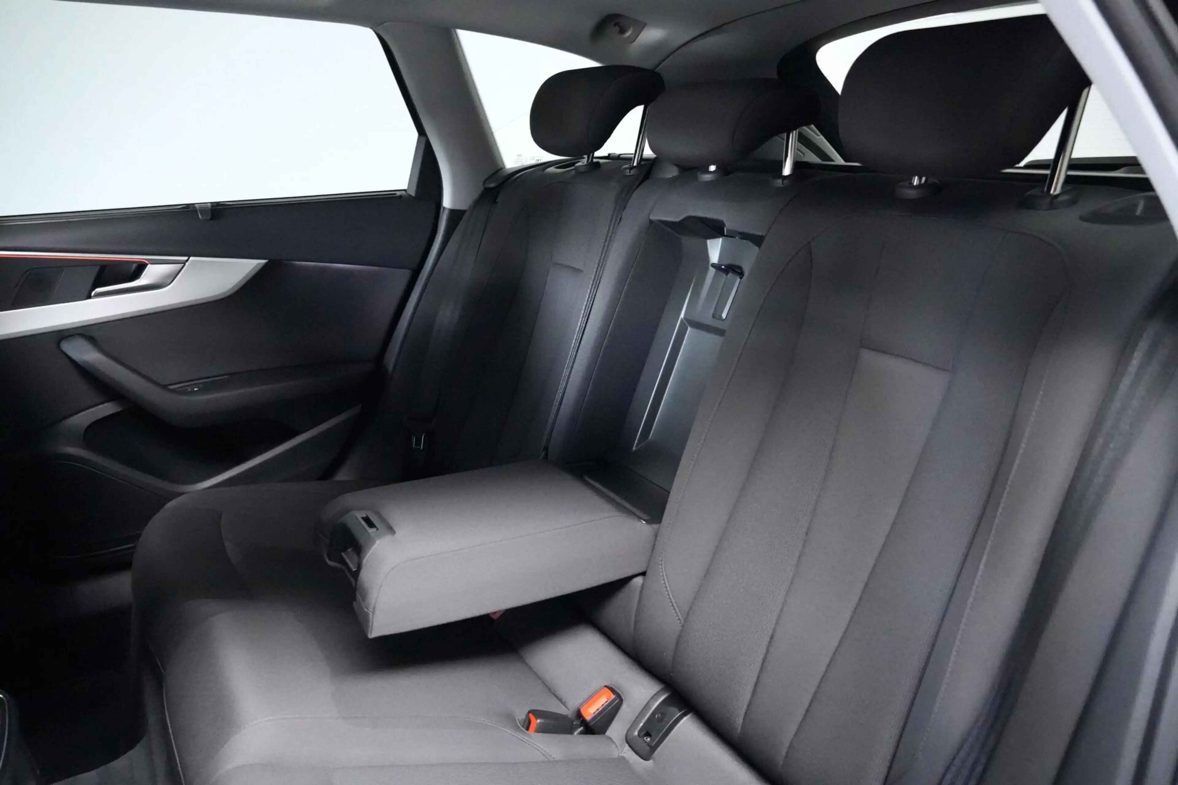 Audi A4 Avant 40 TFSI S Line Competition Automaat 204 PK | — photo 23