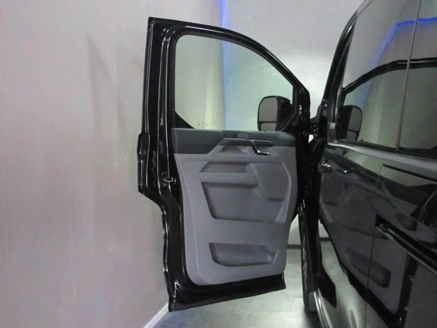 Ford Tourneo Custom Titanium L 1 Technolo.- Pa. 5 Schwarz - 2