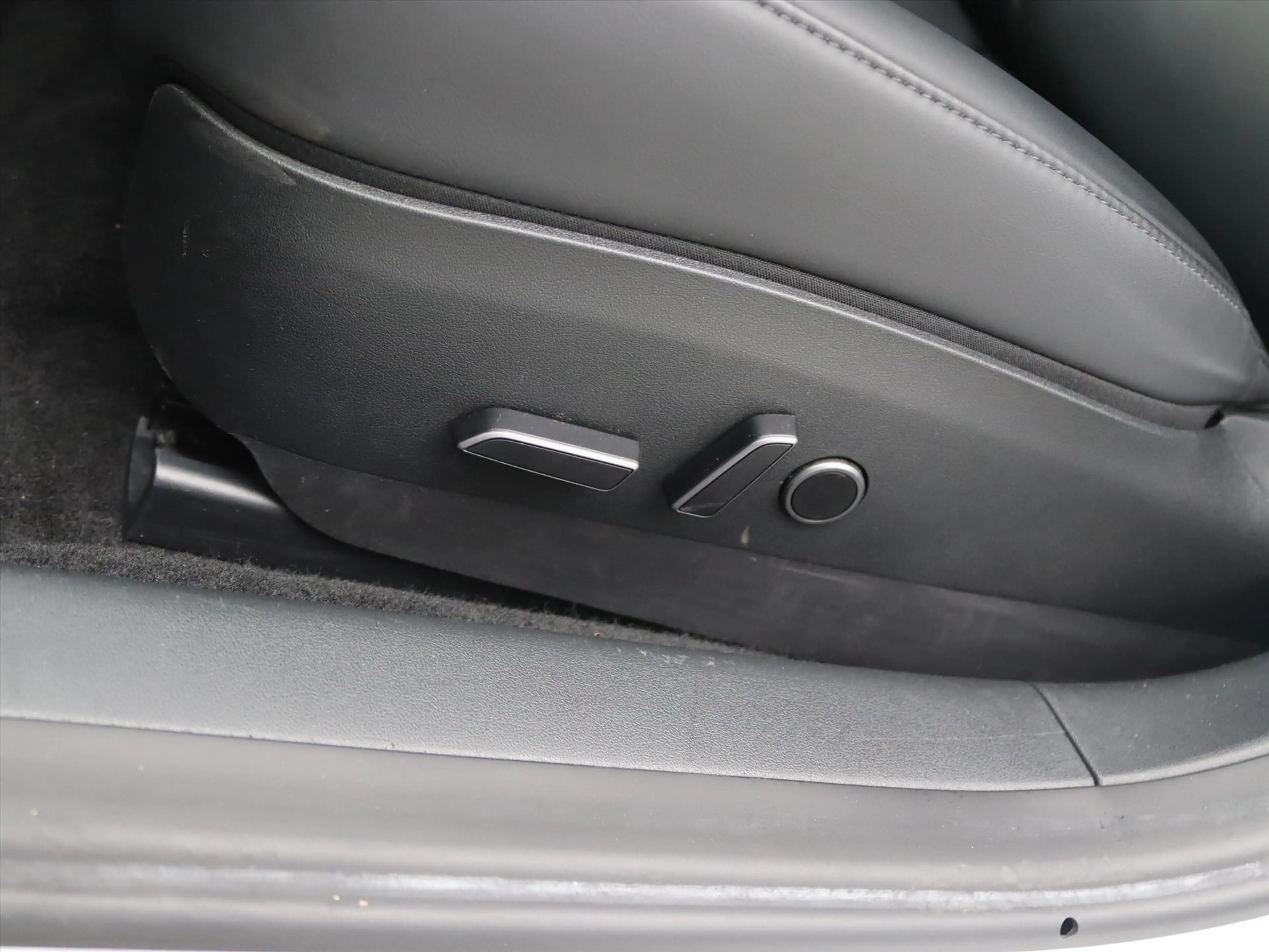 Tesla Model 3 Standard RWD Plus FACELIFT 94,9% SoH [ AMD RYZEN+L — photo 19
