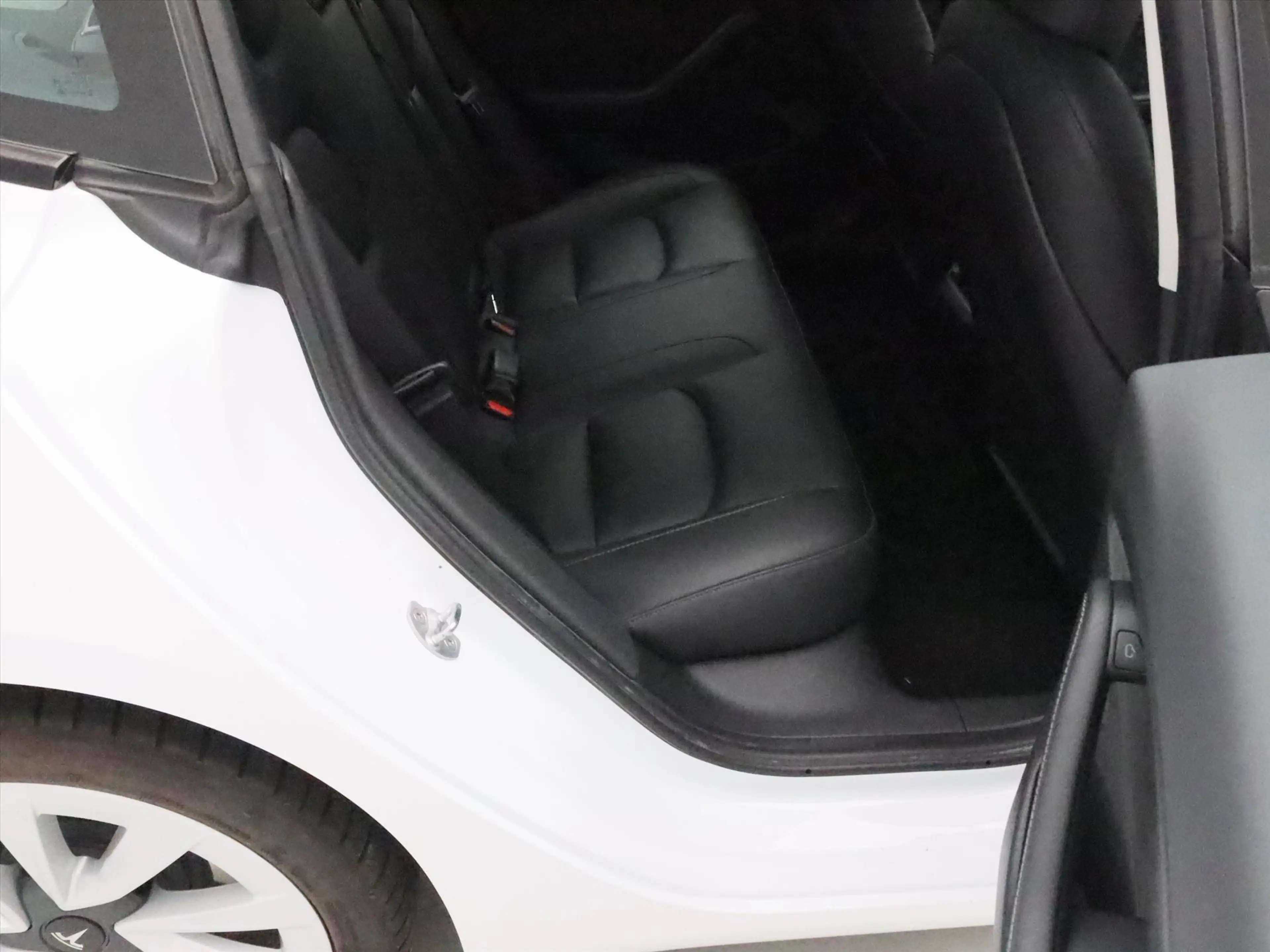Tesla Model 3 Standard RWD Plus FACELIFT 94,9% SoH [ AMD RYZEN+L — photo 16