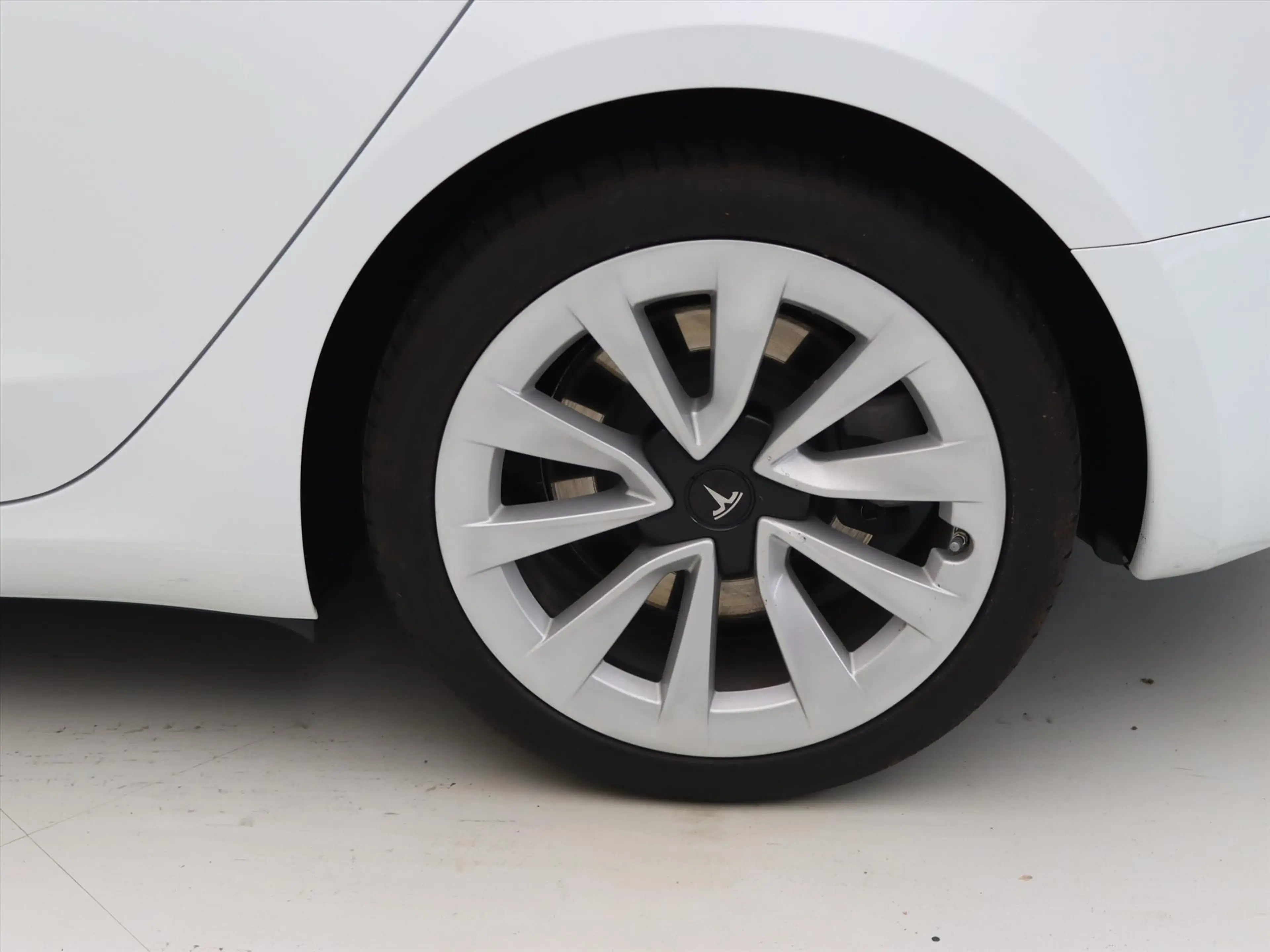 Tesla Model 3 Standard RWD Plus FACELIFT 94,9% SoH [ AMD RYZEN+L — photo 12