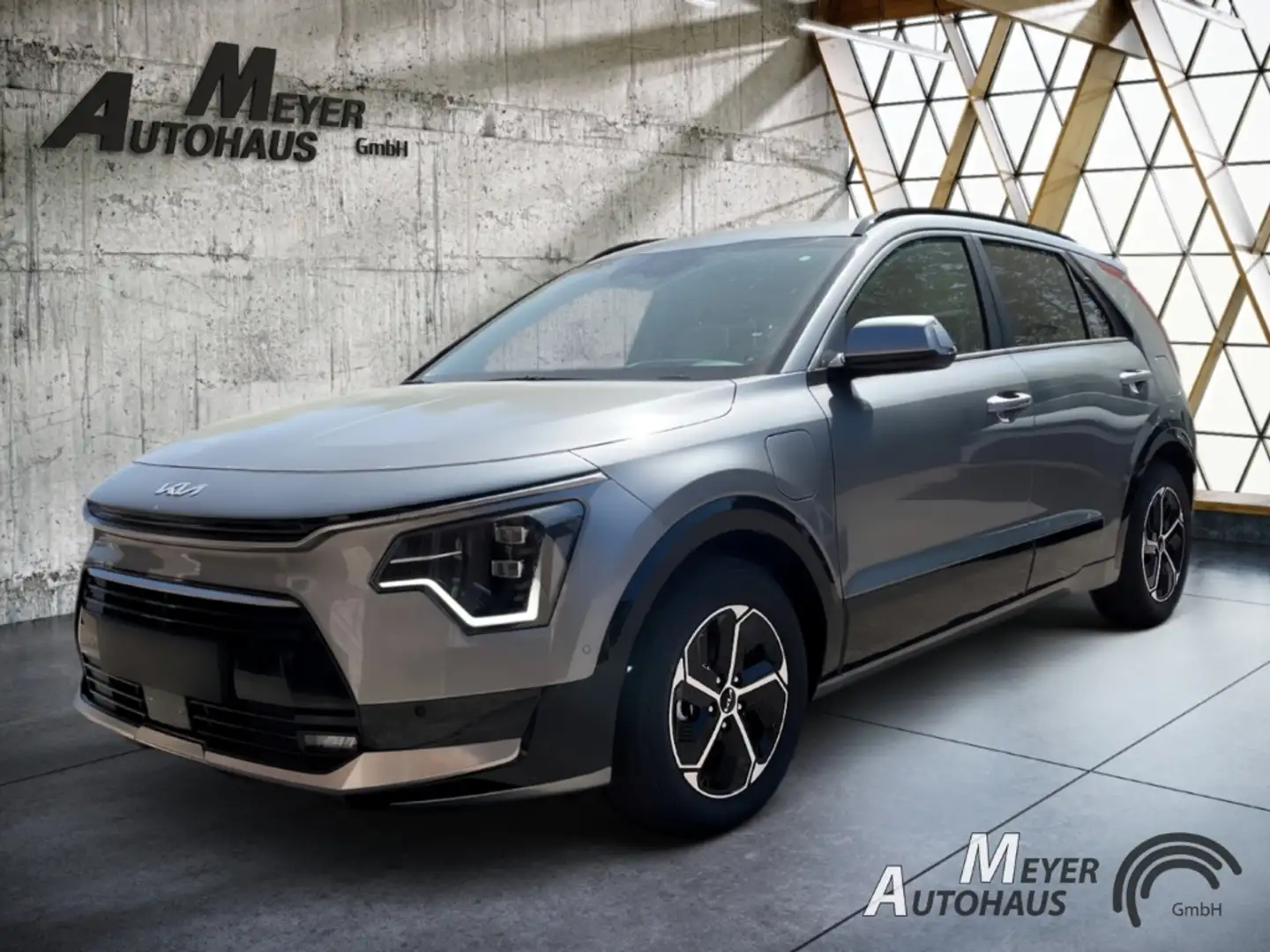Kia Niro 1.6 GDI Plug-in Hybrid Spirit +Glasdach+Tech+Relax Šedá - 2