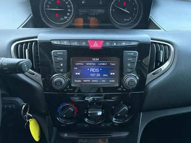 Lancia Ypsilon view 14