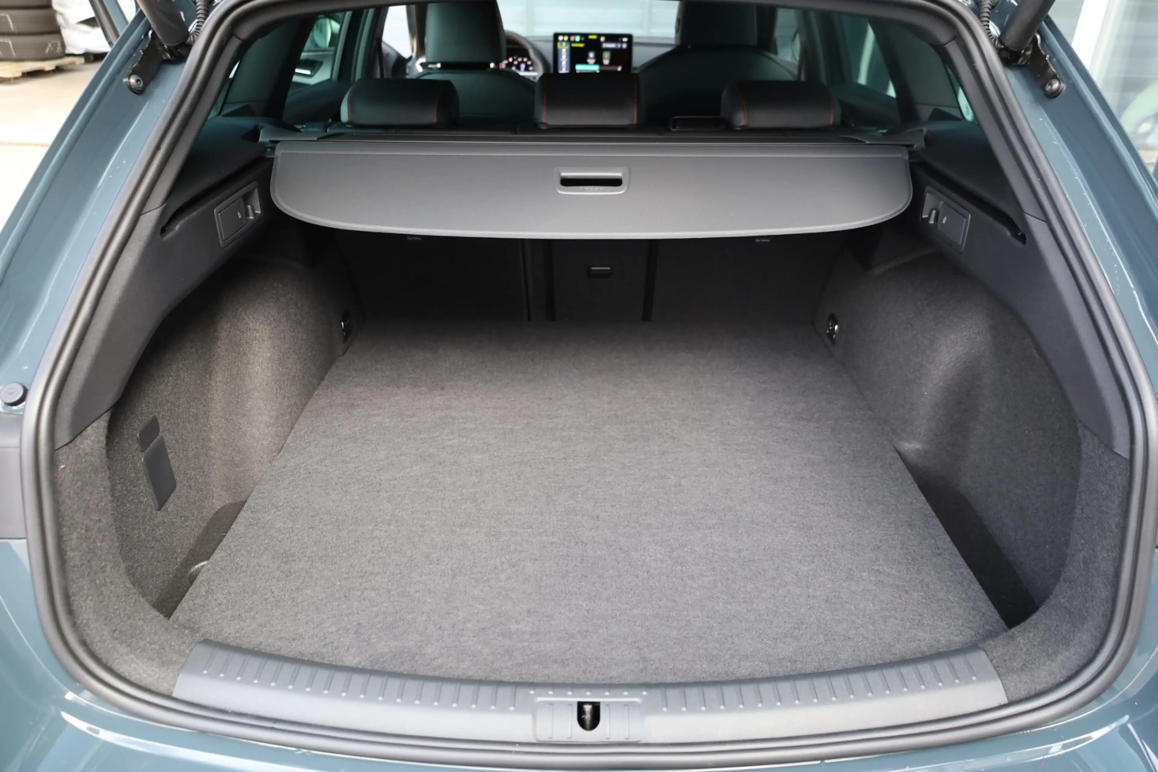 SEAT Leon e-Hybrid Sportstourer 1.5 TSI FR Business 204PK / 150kW DSG — photo 28