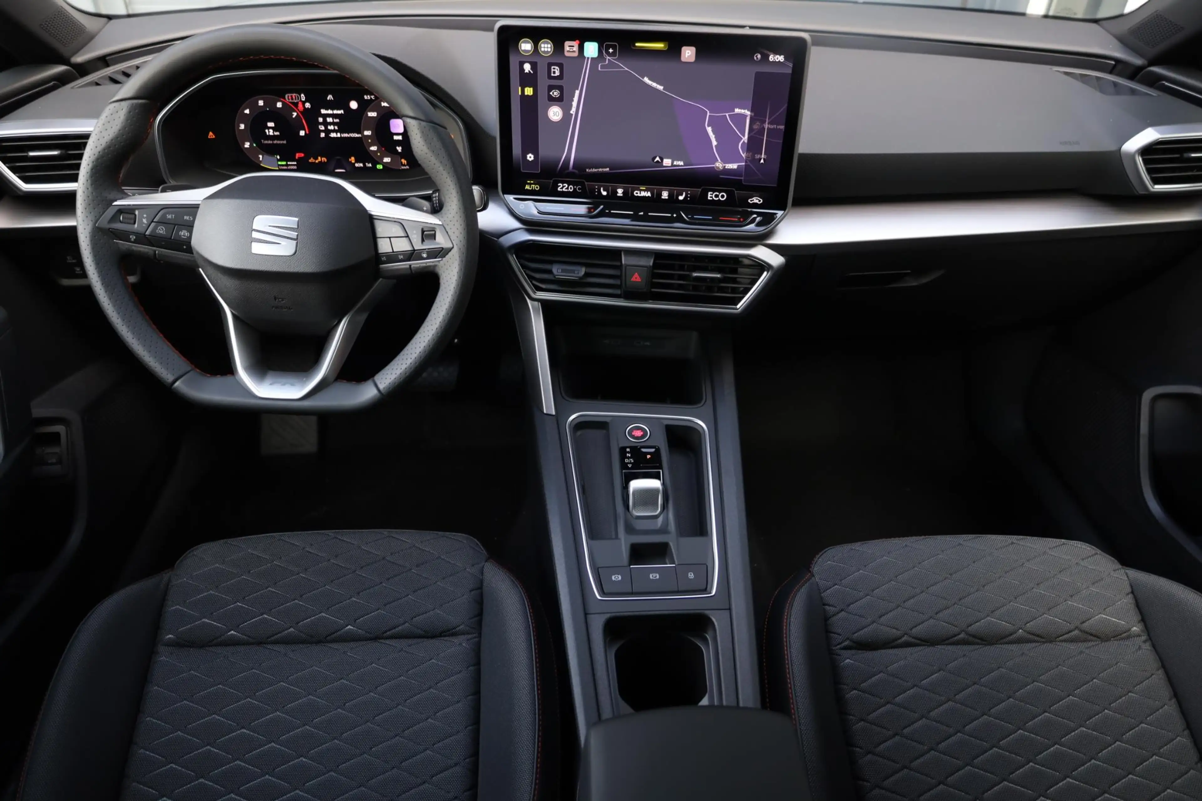 SEAT Leon e-Hybrid Sportstourer 1.5 TSI FR Business 204PK / 150kW DSG — photo 2