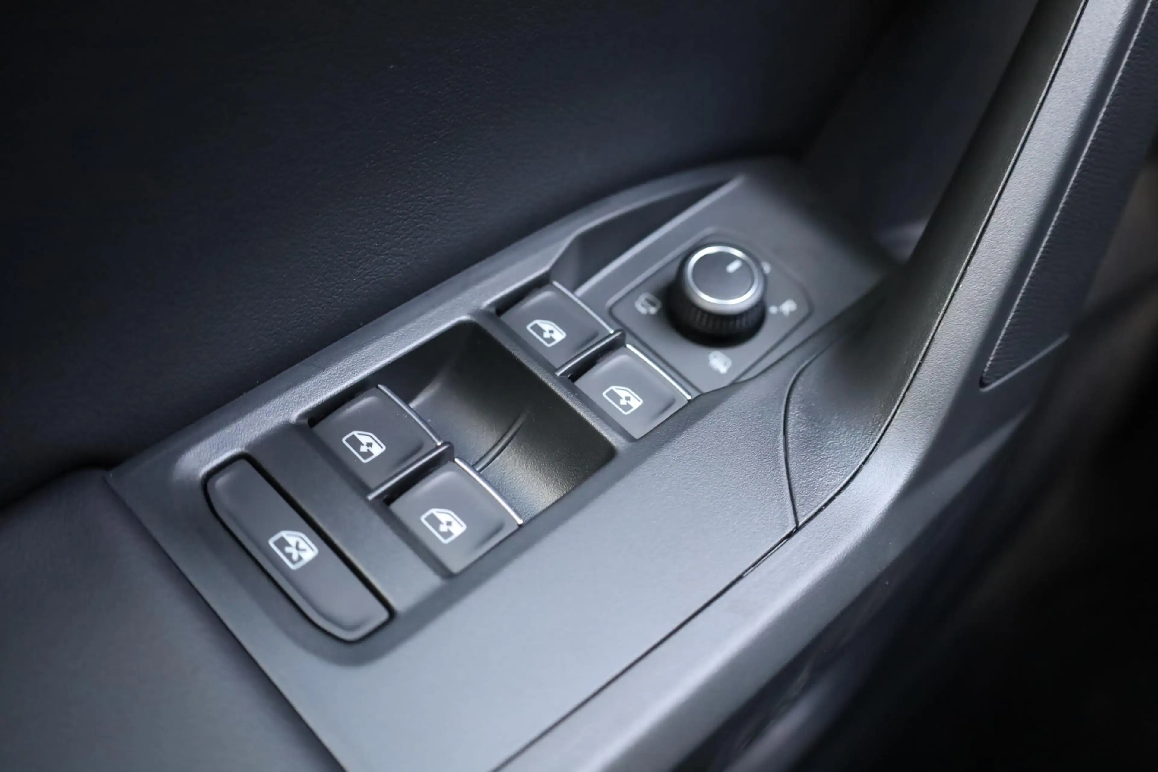 SEAT Leon e-Hybrid Sportstourer 1.5 TSI FR Business 204PK / 150kW DSG — photo 10