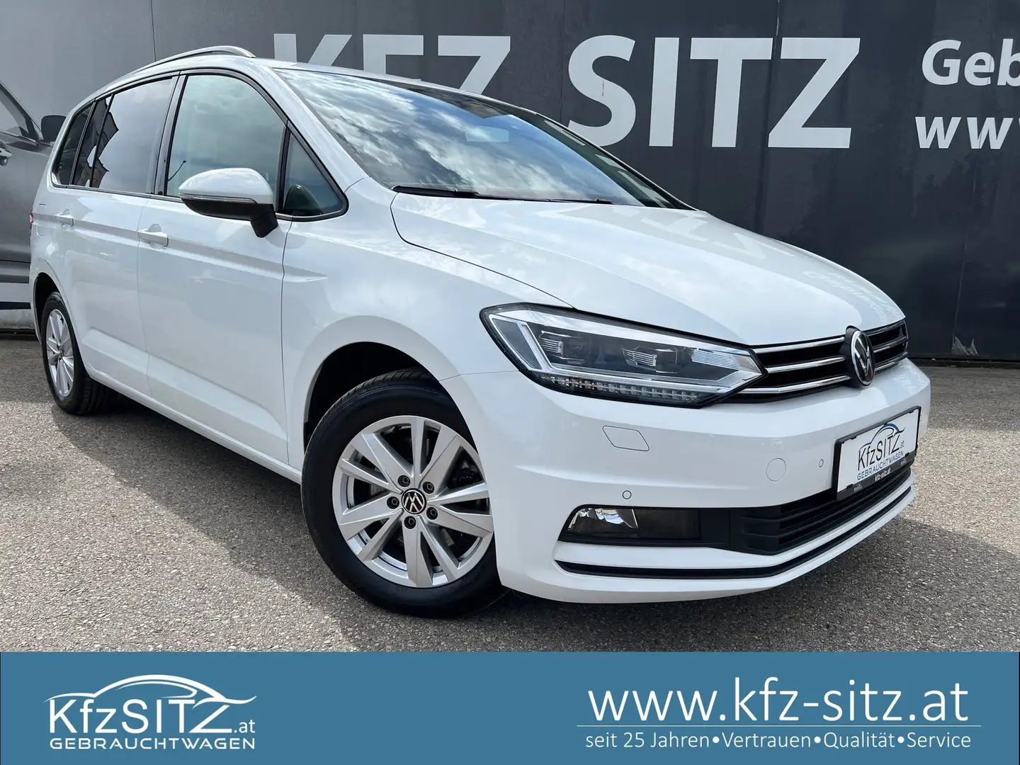Volkswagen Touran Comfortline 2,0 BMT TDI DSG | NP: €54.600 Weiß - 1