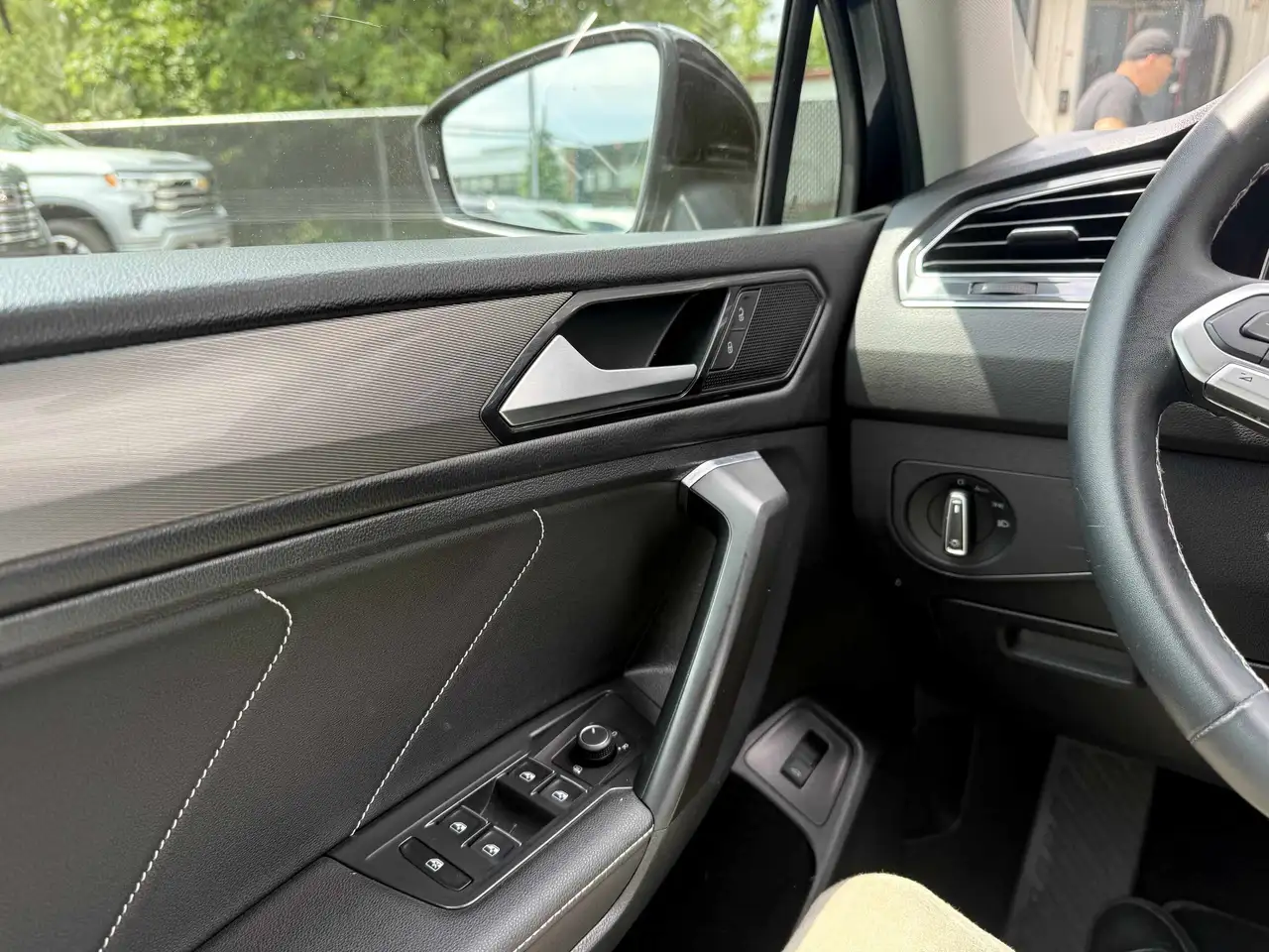 Volkswagen Tiguan снимка Volkswagen Tiguan