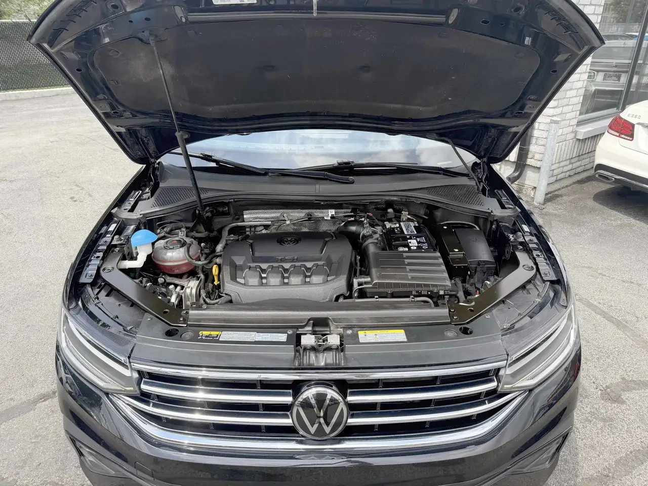 Volkswagen Tiguan снимка Volkswagen Tiguan