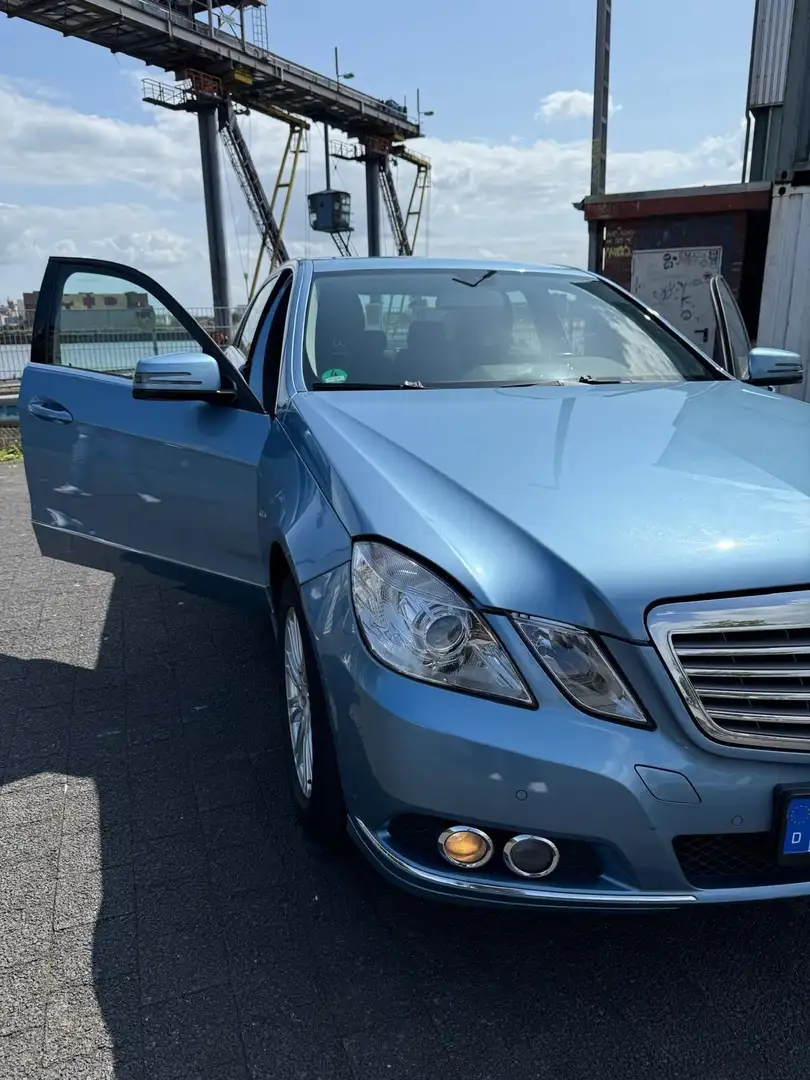 Mercedes-Benz E 250 CGI BlueEFFICIENCY Elegance Automatik - 2