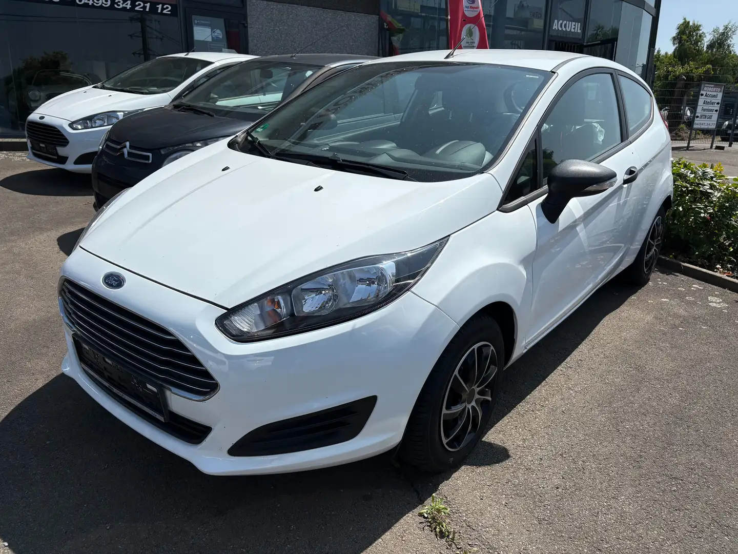 Ford Fiesta 1.25i Ambiente Blanc - 1