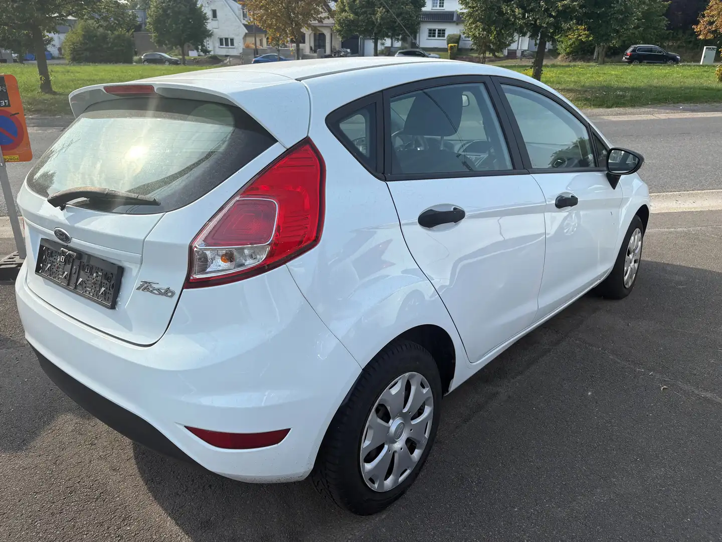 Ford Fiesta 1.25i Ambiente Blanc - 1