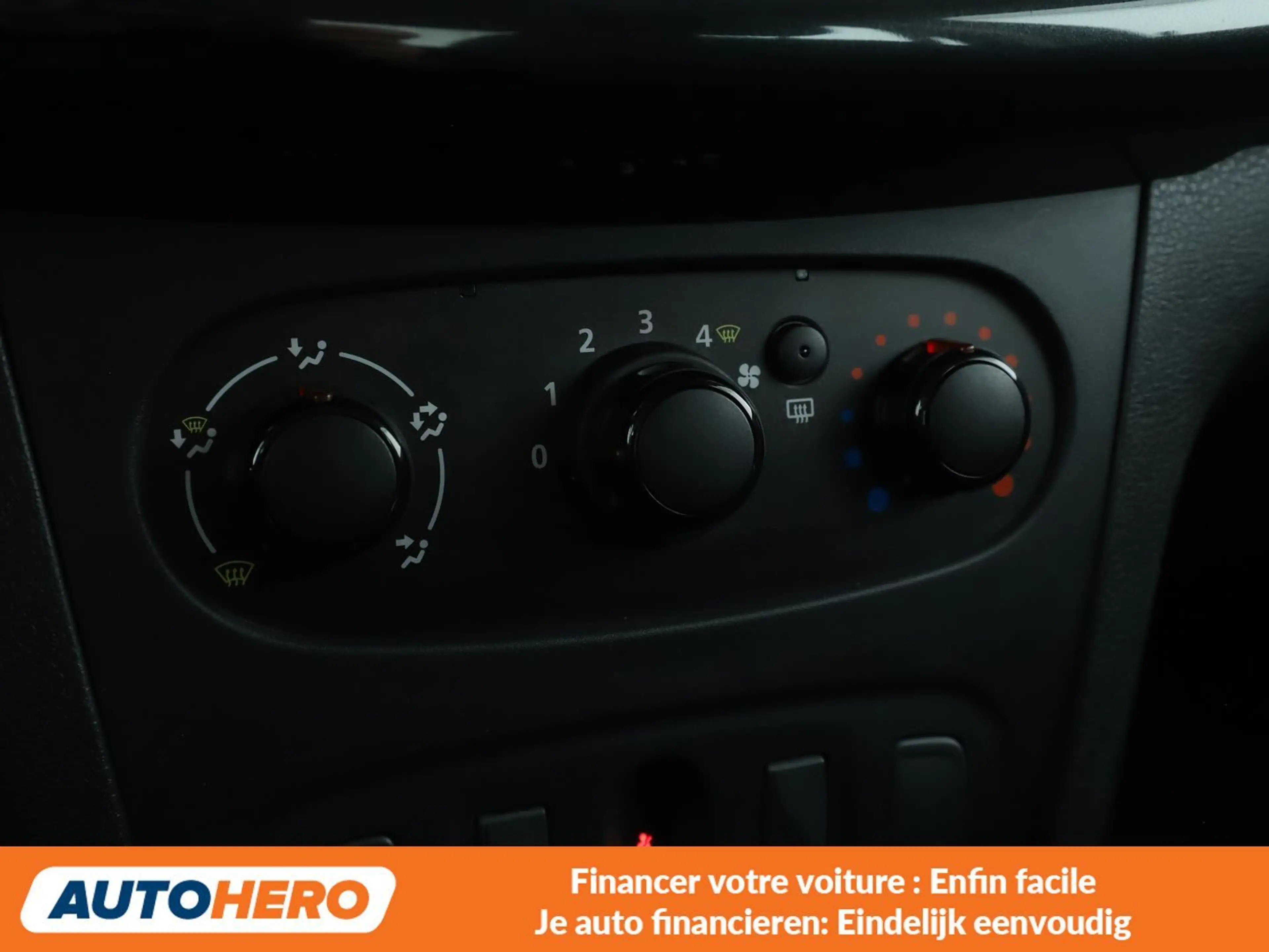 Dacia Logan 1.0 Acces — photo 8