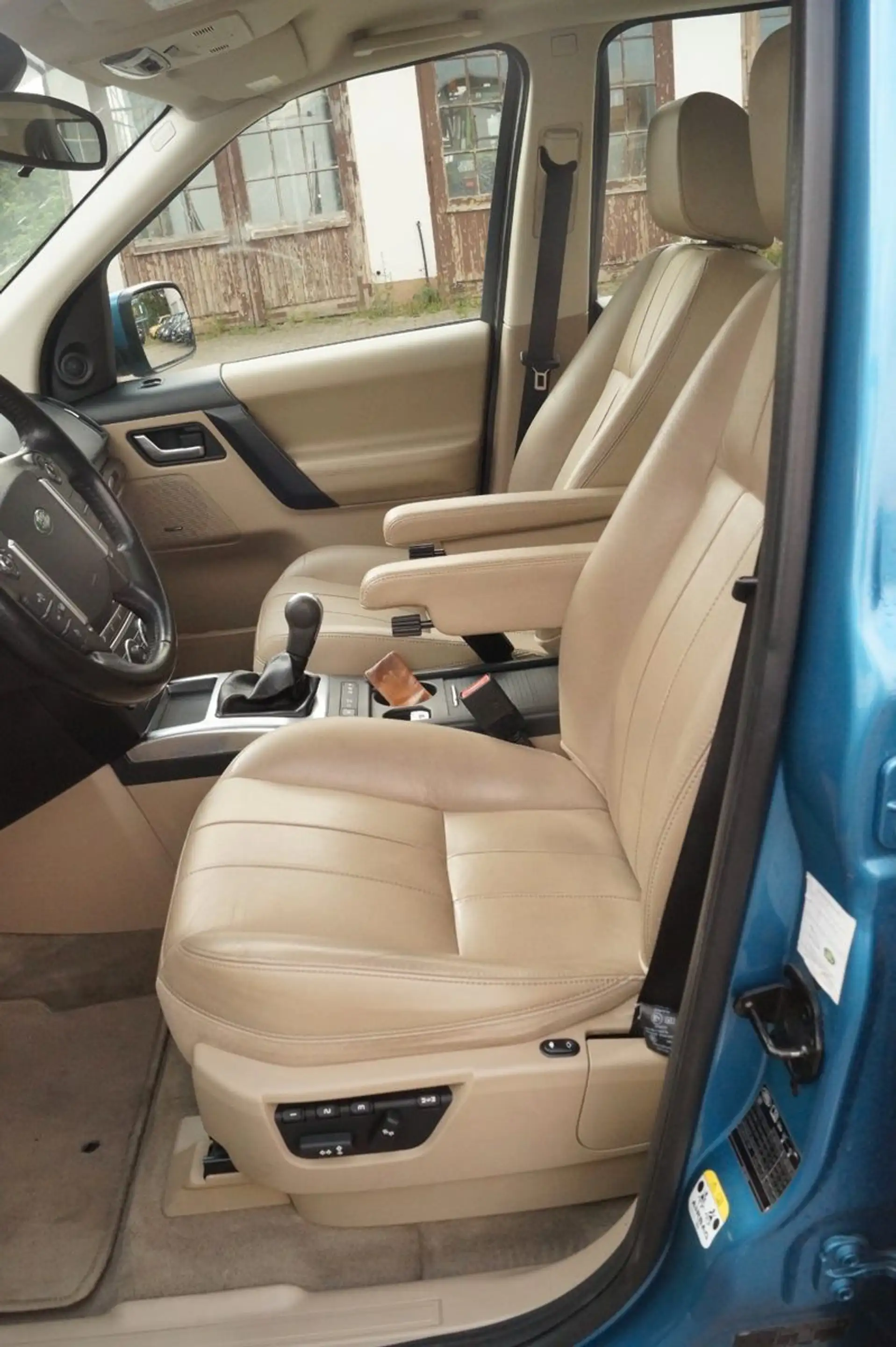 Land Rover Freelander 2 HSE TD4 — photo 11