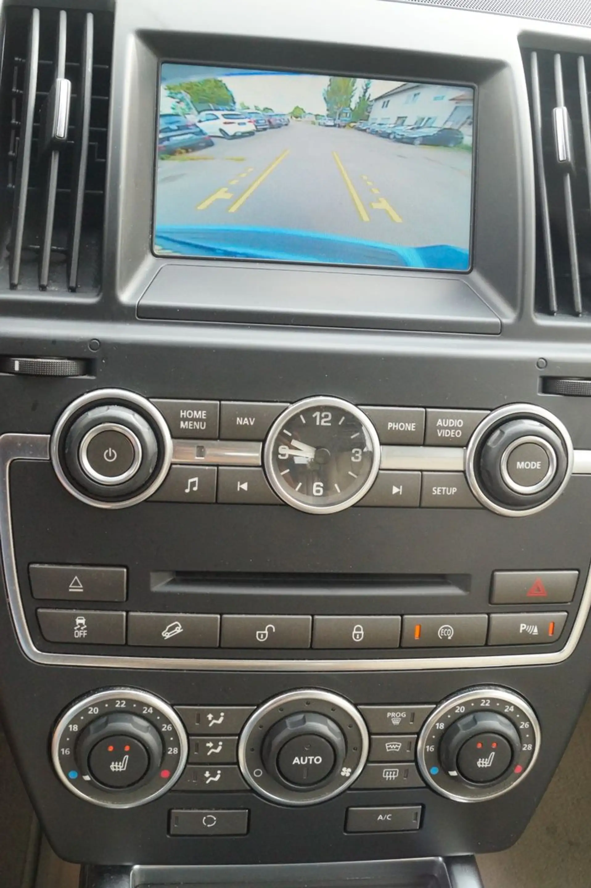 Land Rover Freelander 2 HSE TD4 — photo 14