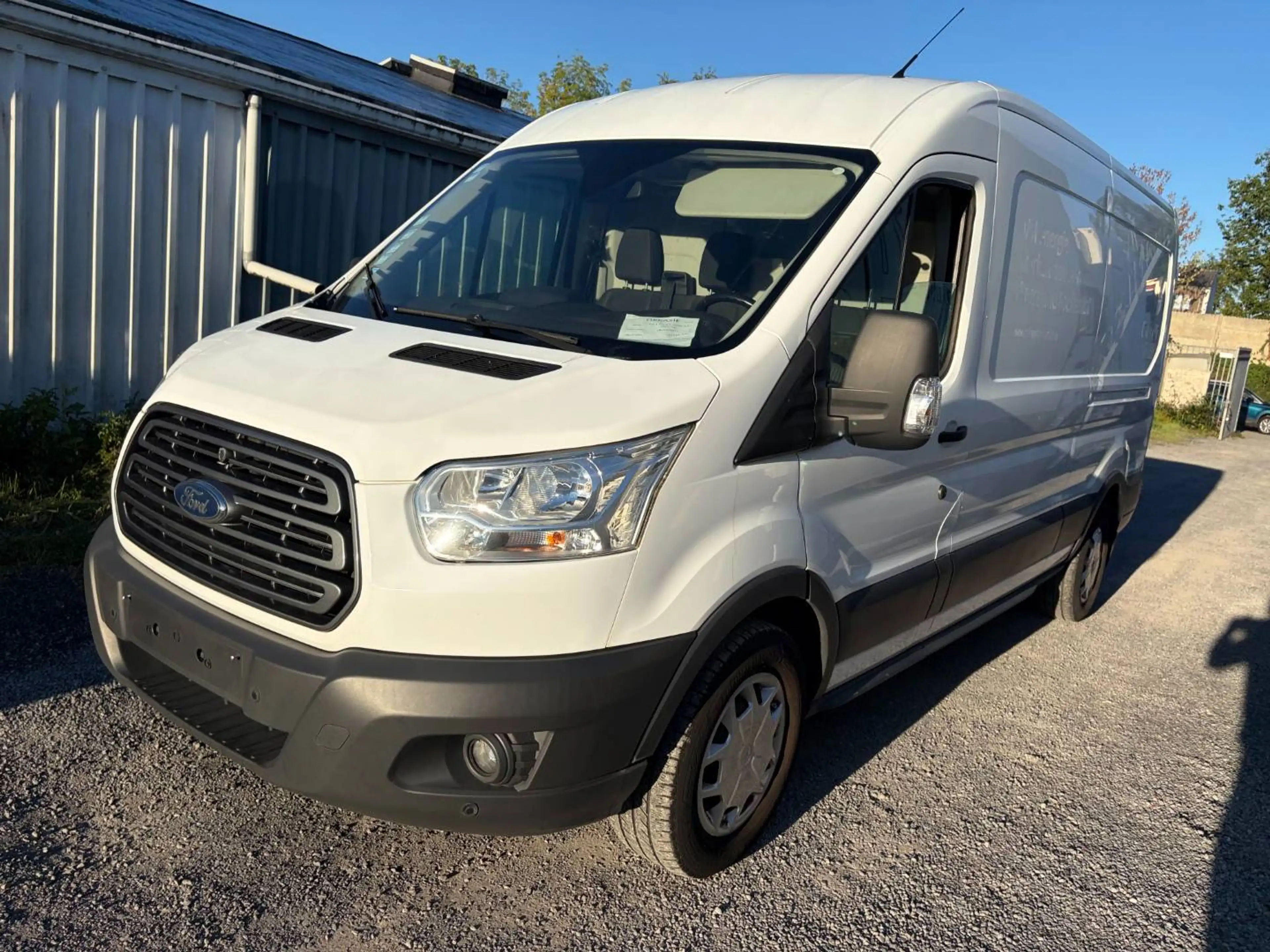 Ford Transit 2.0 TDCi L2H2 AWD Trend — photo 3