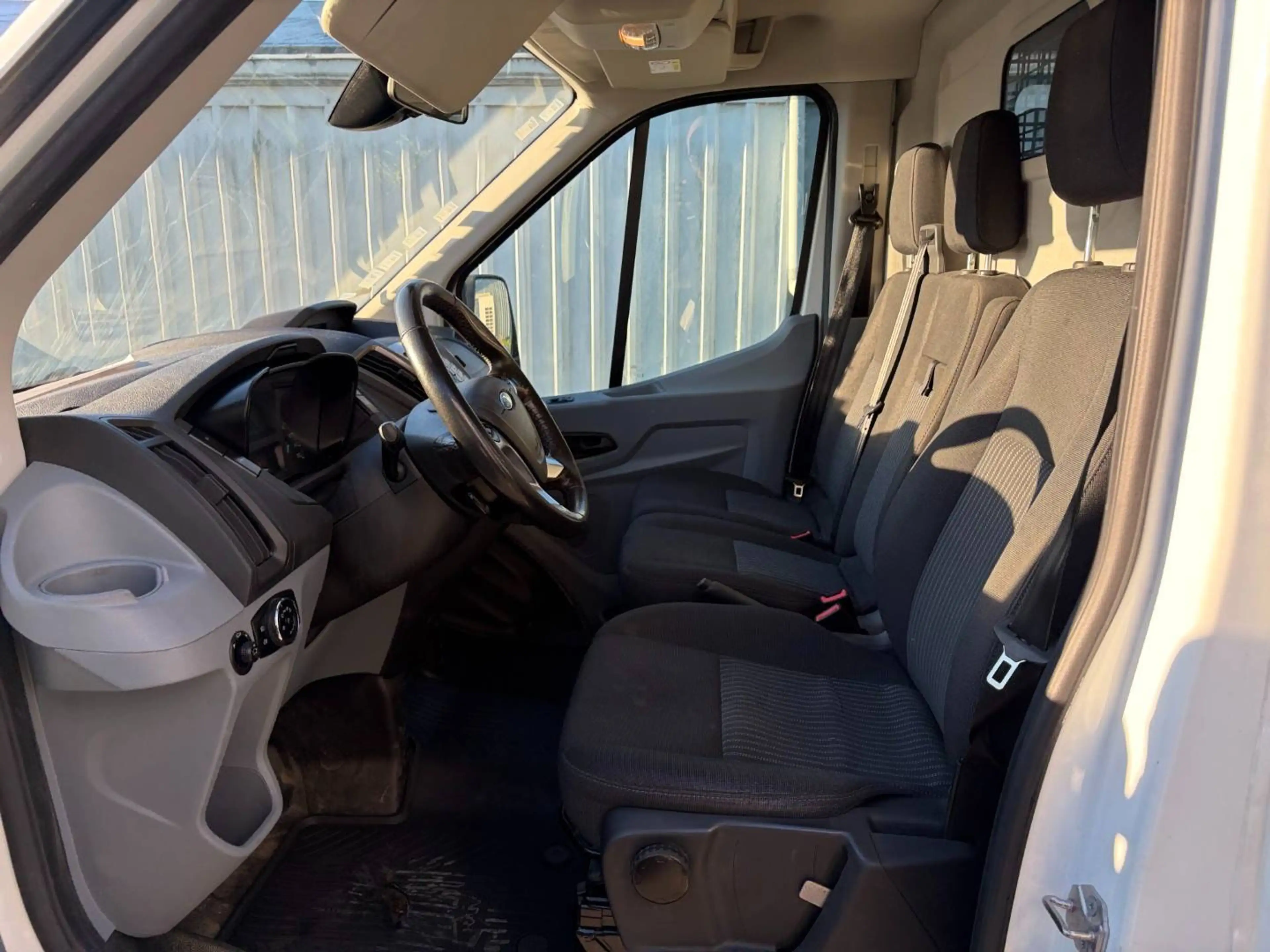 Ford Transit 2.0 TDCi L2H2 AWD Trend — photo 11