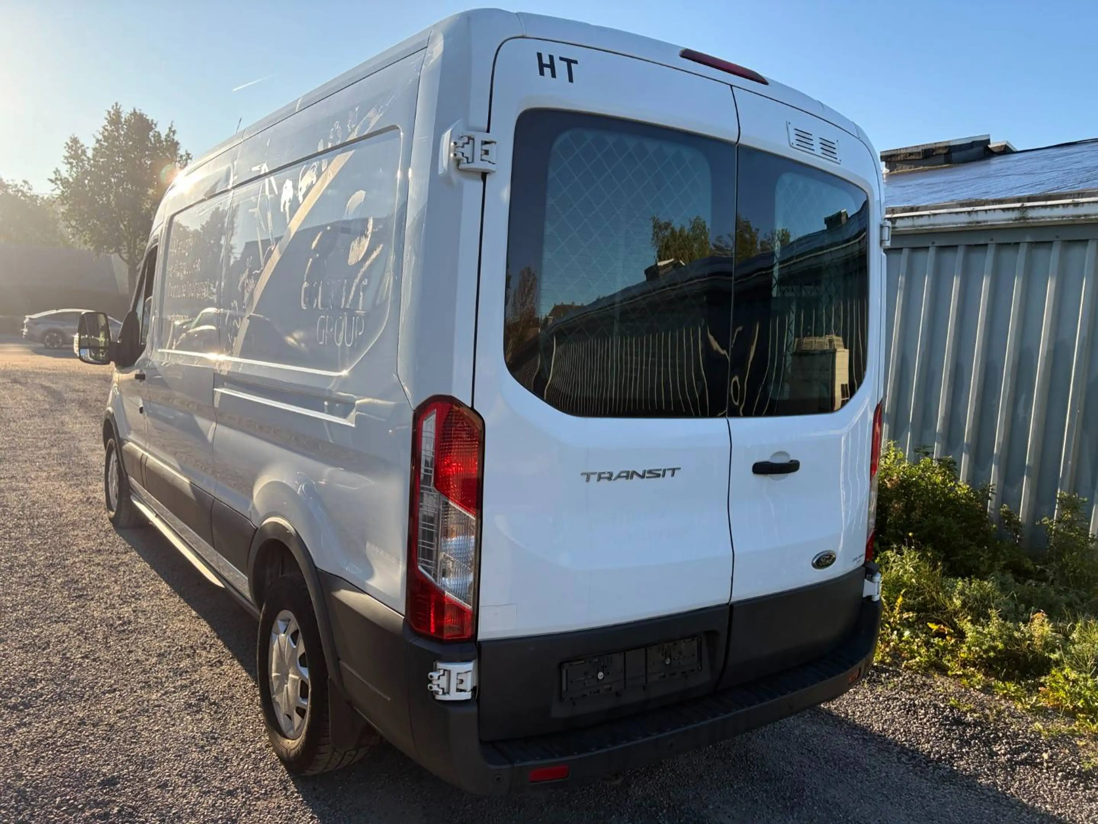 Ford Transit 2.0 TDCi L2H2 AWD Trend — photo 2