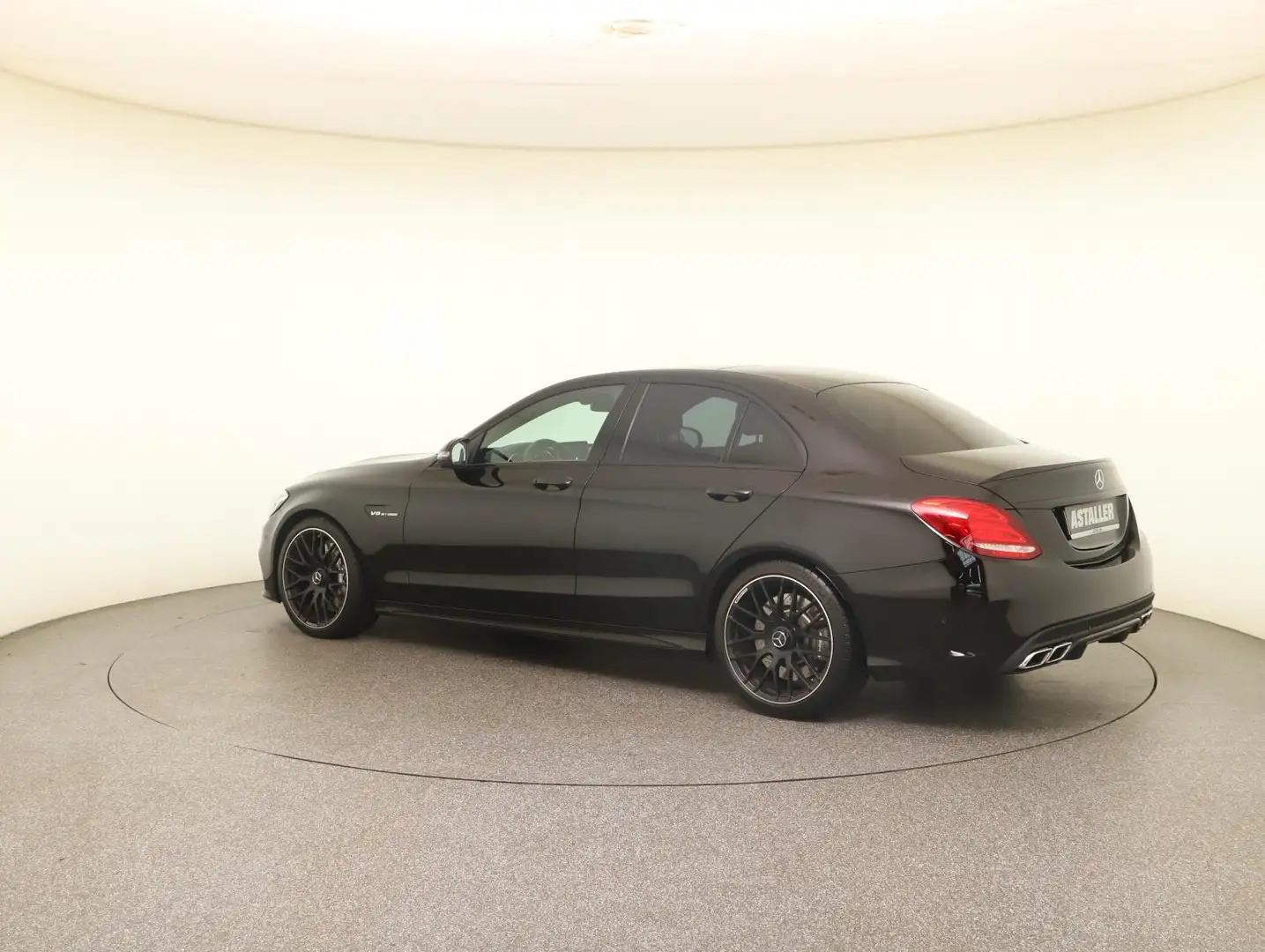Mercedes-Benz C 63 AMG V8 AHK+Pano+Dist+19"+360°+KEIN OPF+LED Чорний - 2