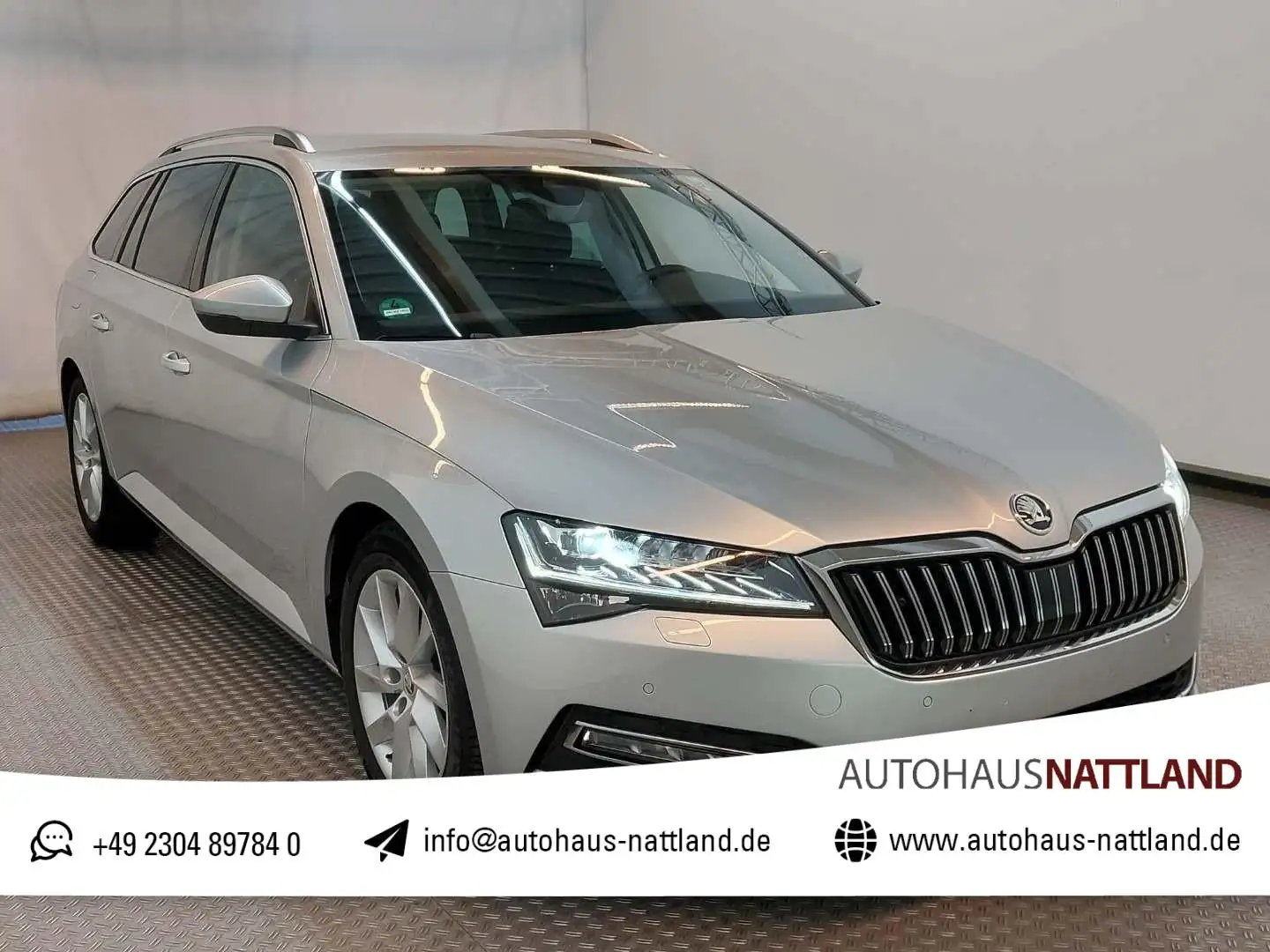 Skoda Superb Combi 2.0 TDI Style ACC AHK LED Navi DAB Argent - 1