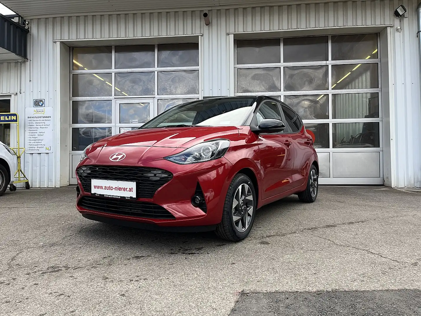 Hyundai i10 1,0 Trend Line Rot - 1
