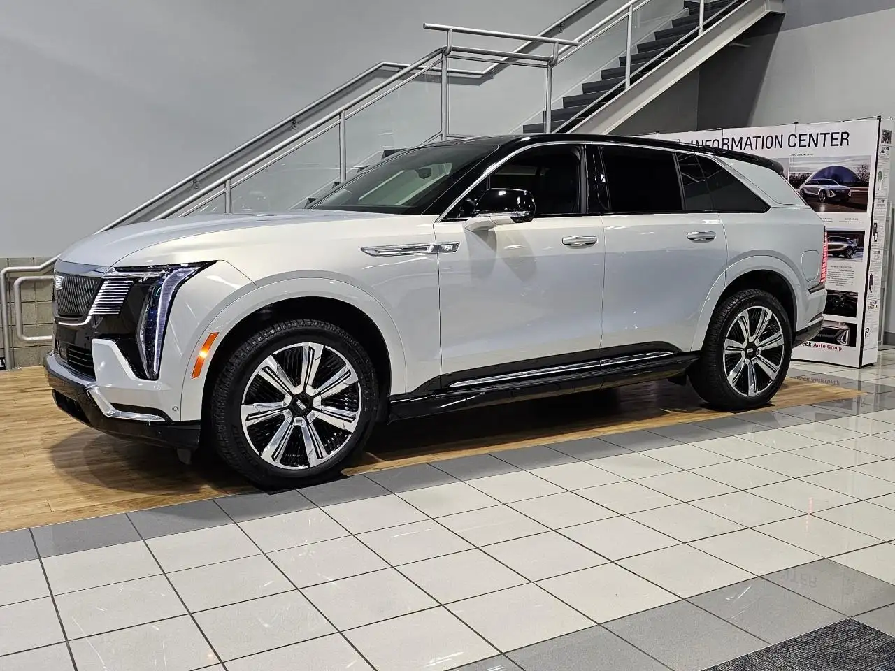 Cadillac Escalade снимка Cadillac Escalade