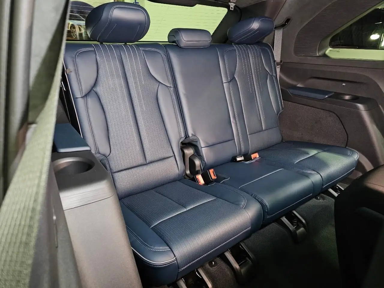 Cadillac Escalade снимка Cadillac Escalade