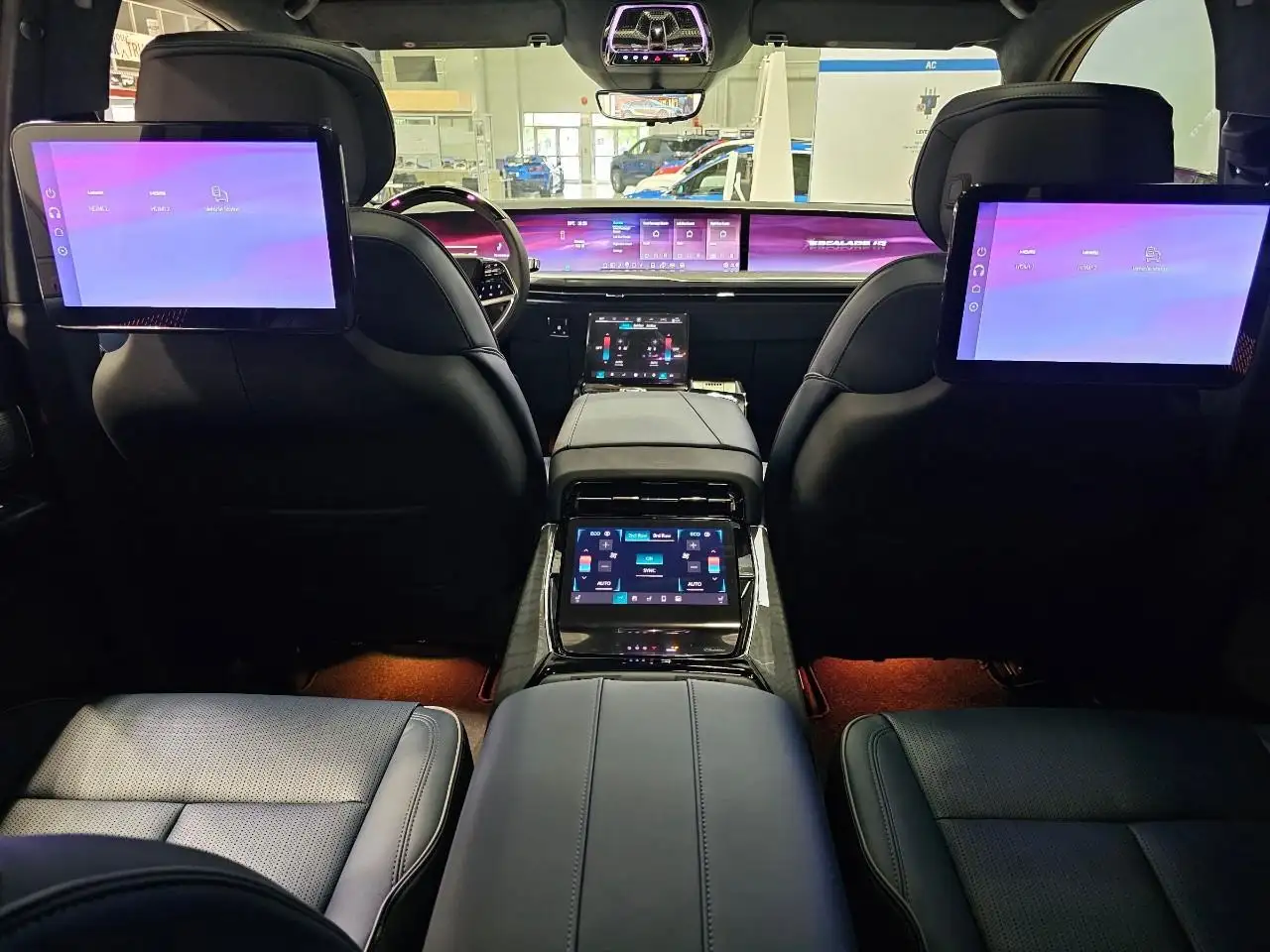 Cadillac Escalade снимка Cadillac Escalade