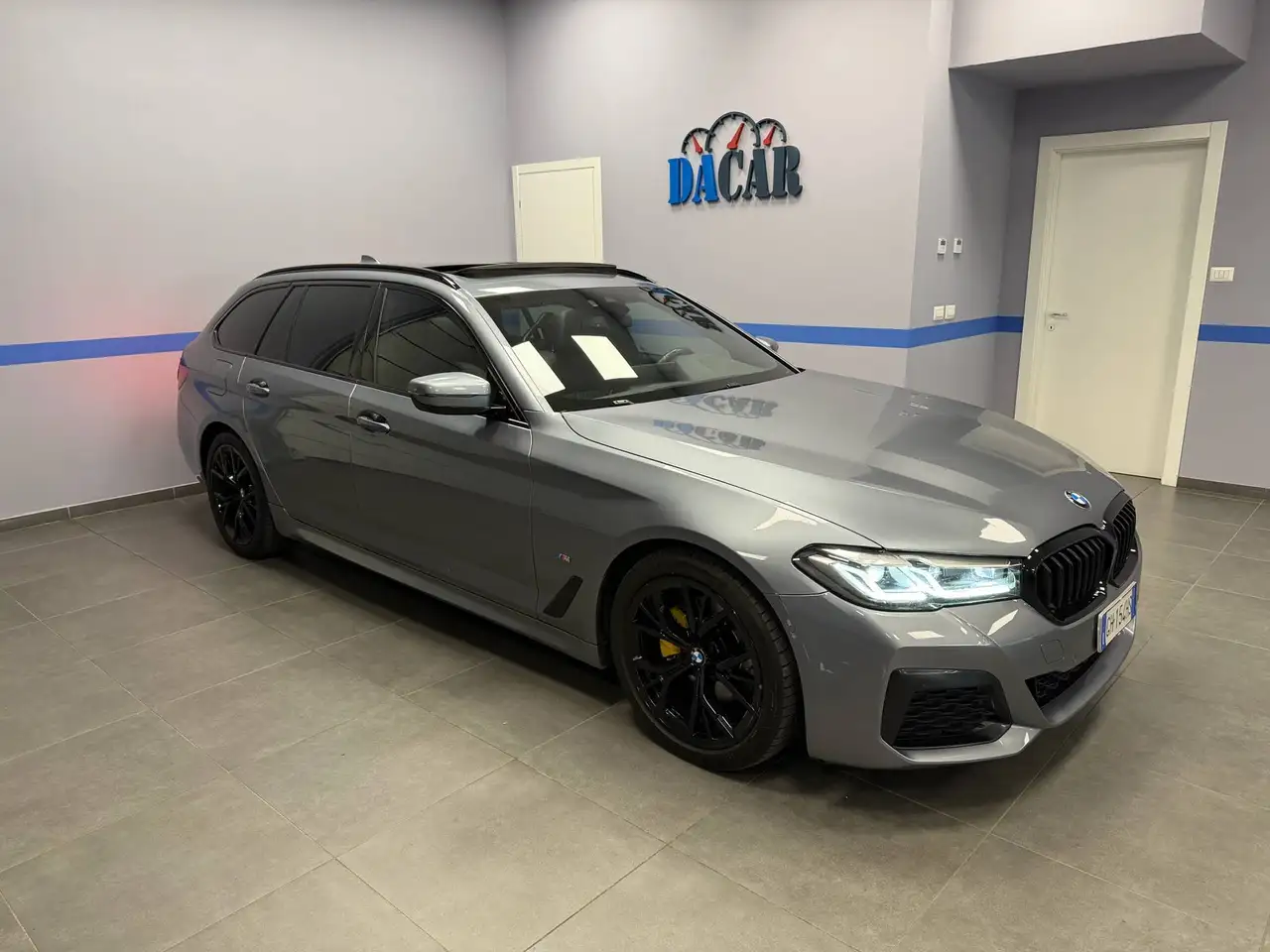 2021 BMW 520 520d Touring mhev 48V xdrive Msport auto TETTO, photograph 1