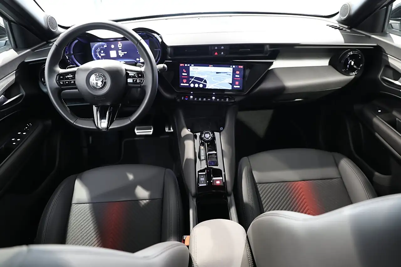 Alfa Romeo Junior 2025 — фото 19