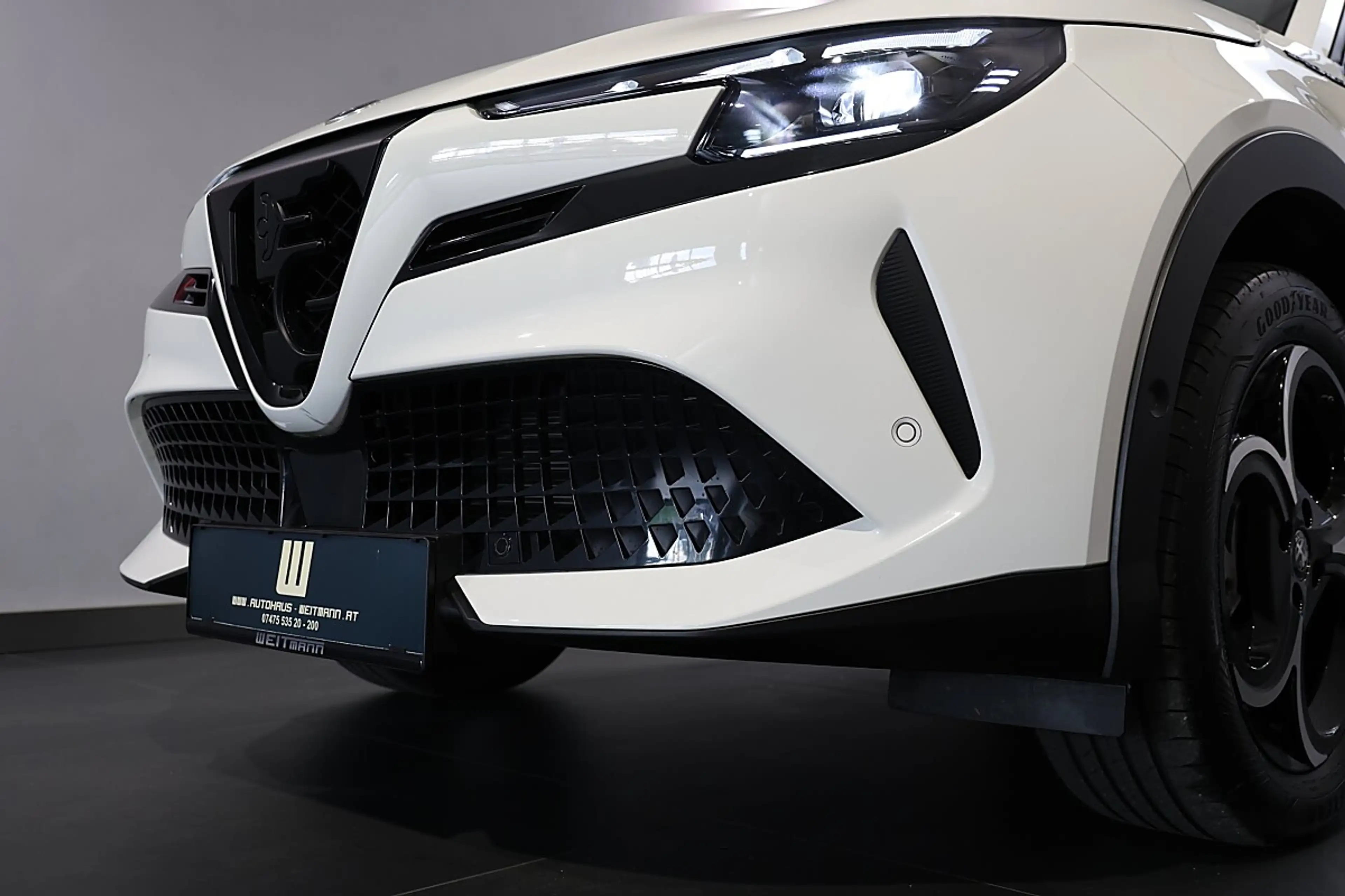 Alfa Romeo Junior Ibrida 1.2 e DCT6 Mild-Hybrid Speciale — photo 8