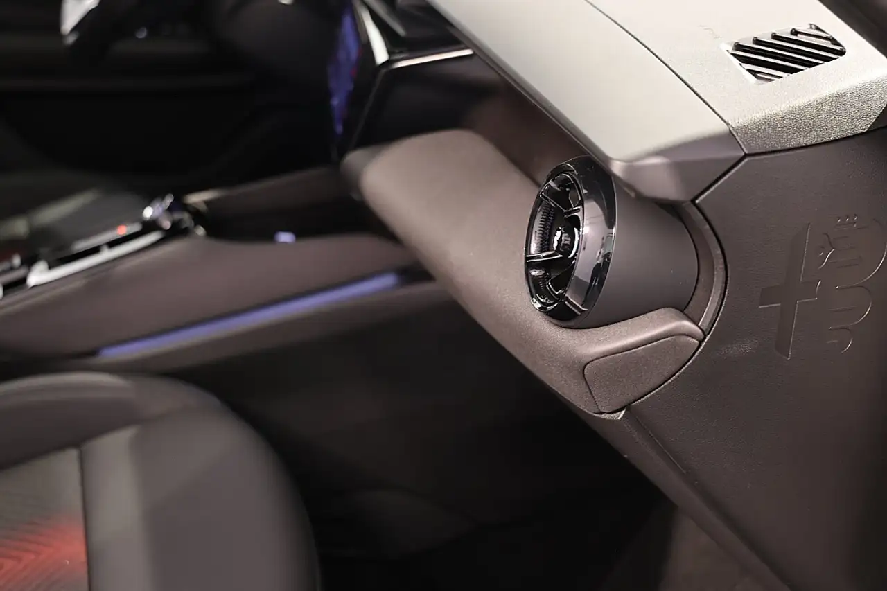 Alfa Romeo Junior 2025 — фото 14