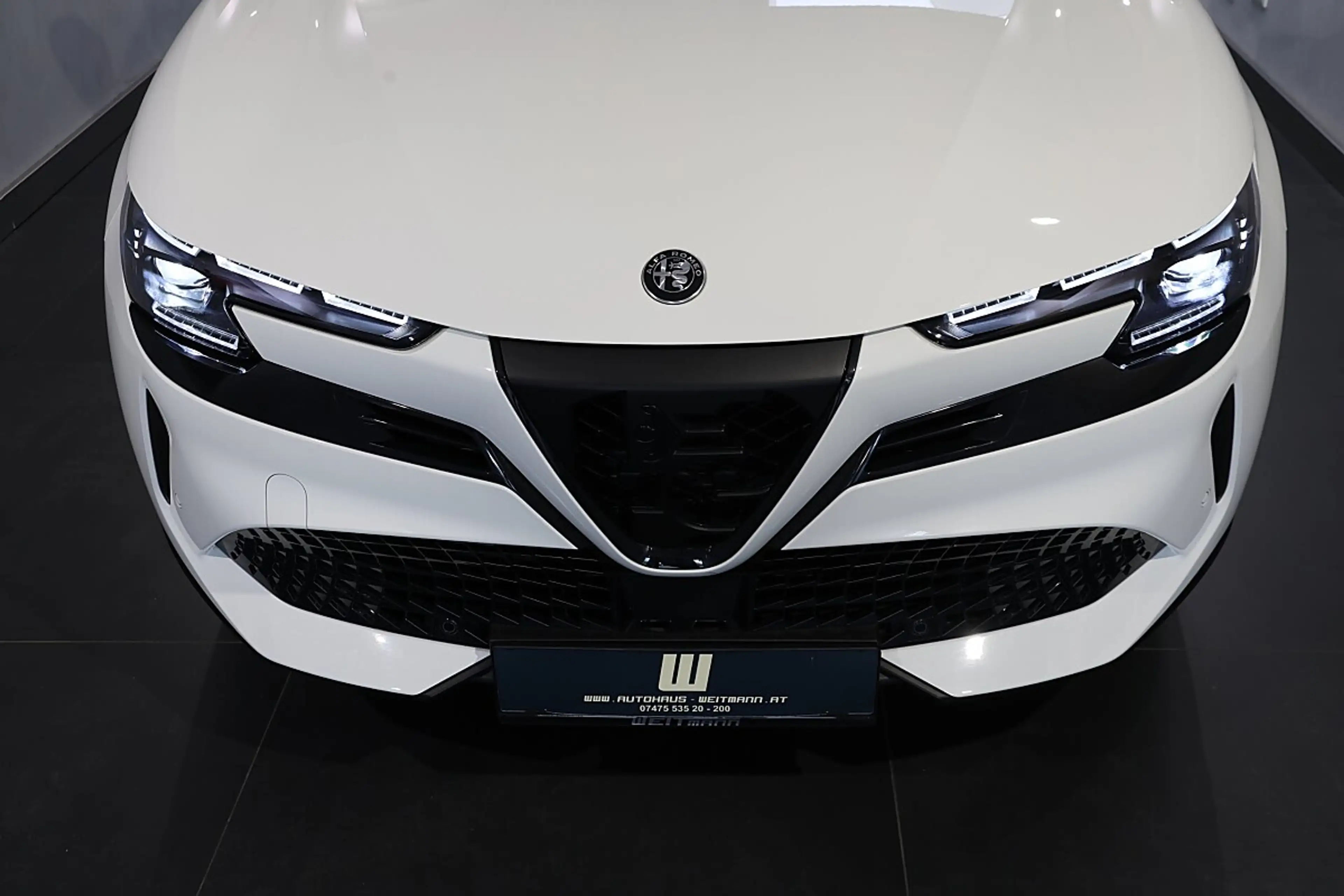 Alfa Romeo Junior Ibrida 1.2 e DCT6 Mild-Hybrid Speciale — photo 6