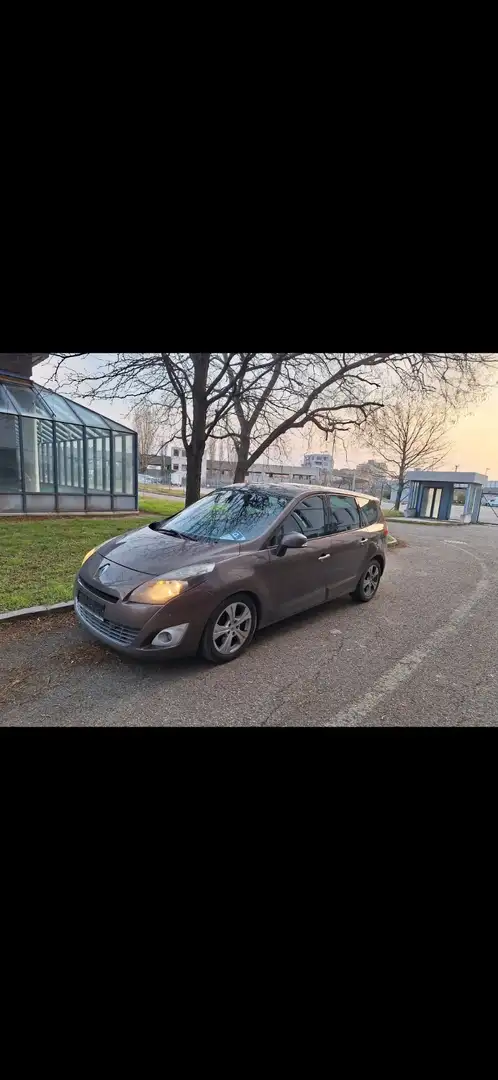 Renault Grand Scenic Scénic III Dynamique 2,0 dCi DPF Automatik Braun - 1