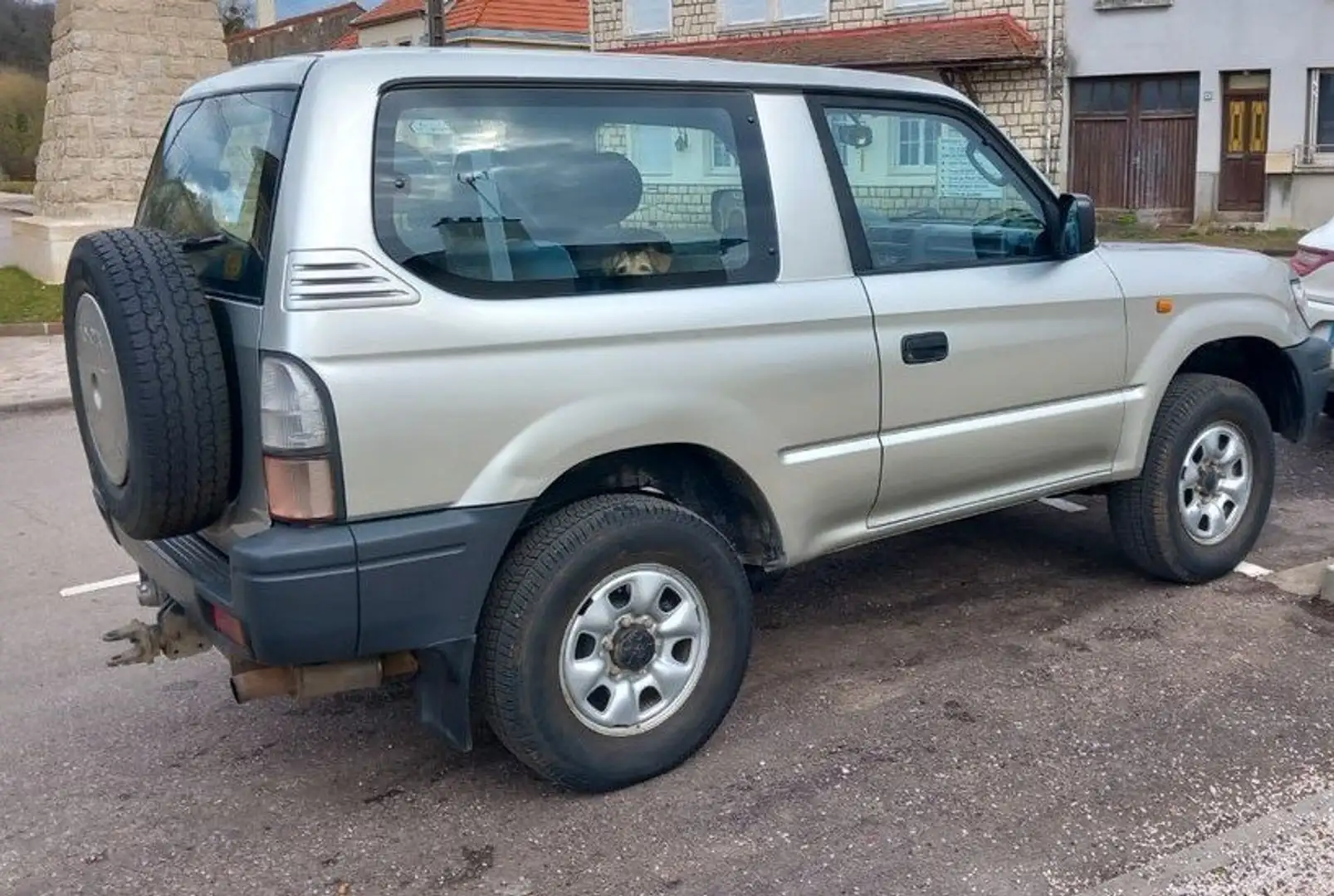 Toyota Land Cruiser STD - 2