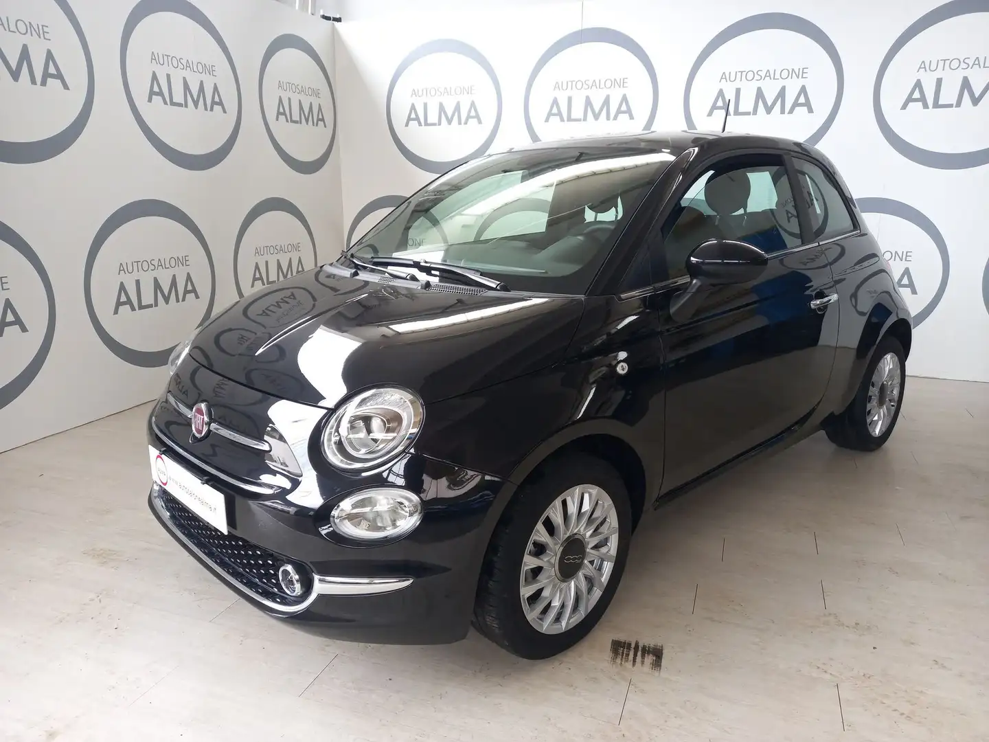 Fiat 500 1.0 Hybrid Dolcevita Zwart - 1
