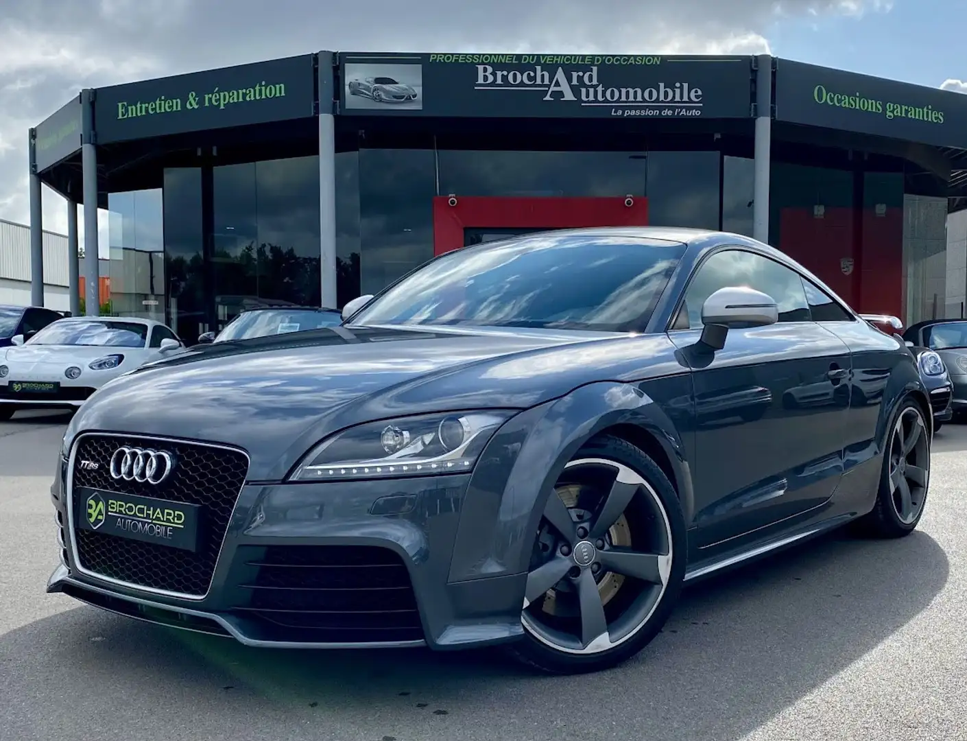 Audi TT RS Coupé / 2.5l 5 Cylindres 340 CH BVM 6 / Gris Dayto Gris - 1