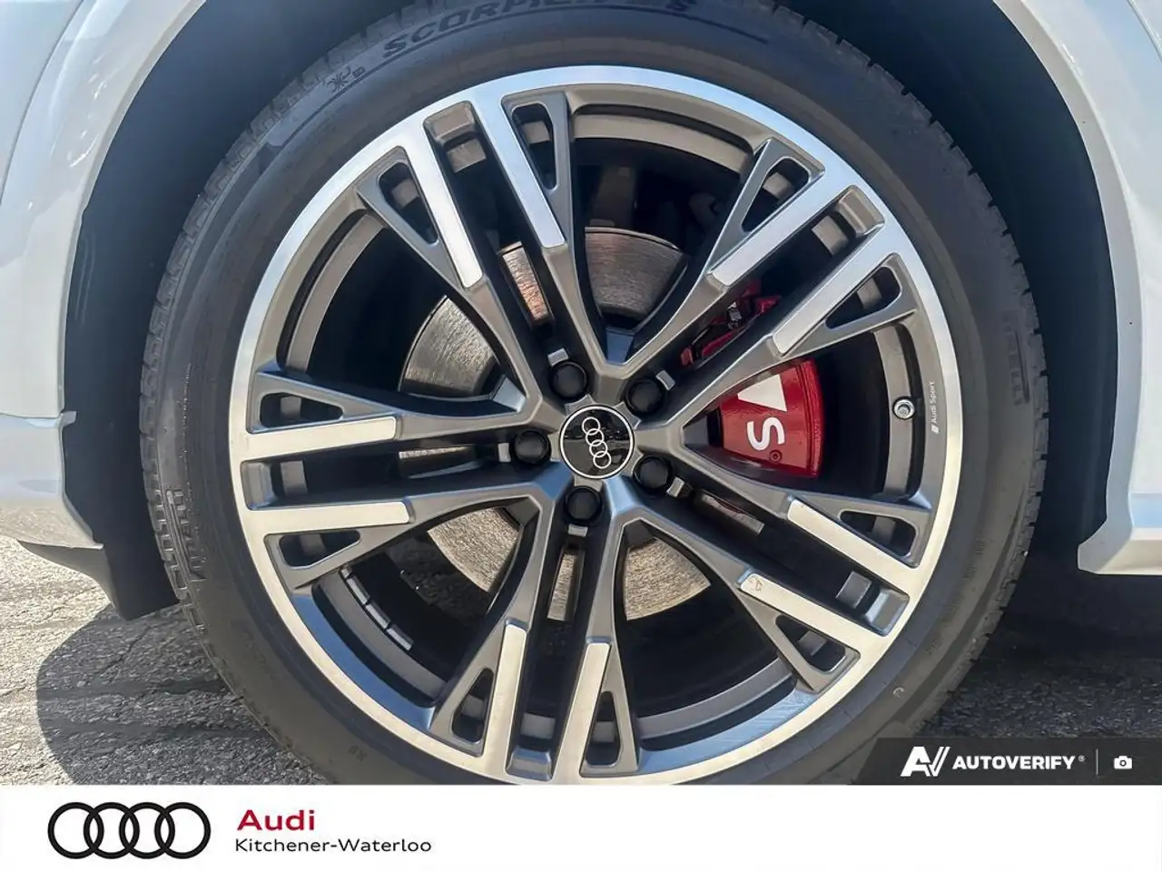 Audi SQ5 снимка Audi SQ5