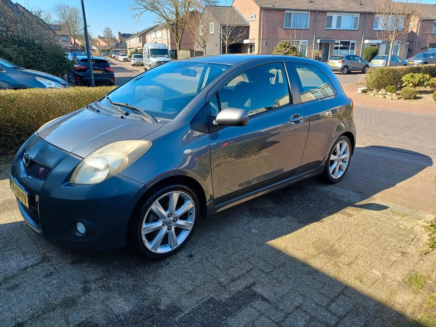 Toyota Yaris 1.8 VVTi TS Grijs - 1
