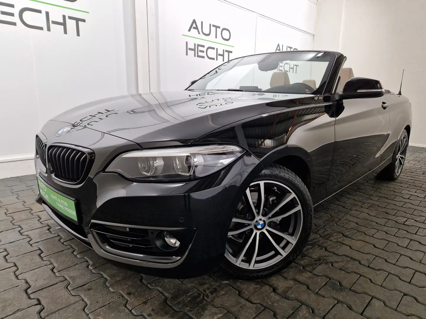BMW 218 i Cabrio Sport Line, PDC vo+hi, Kamera, DAB Zwart - 1