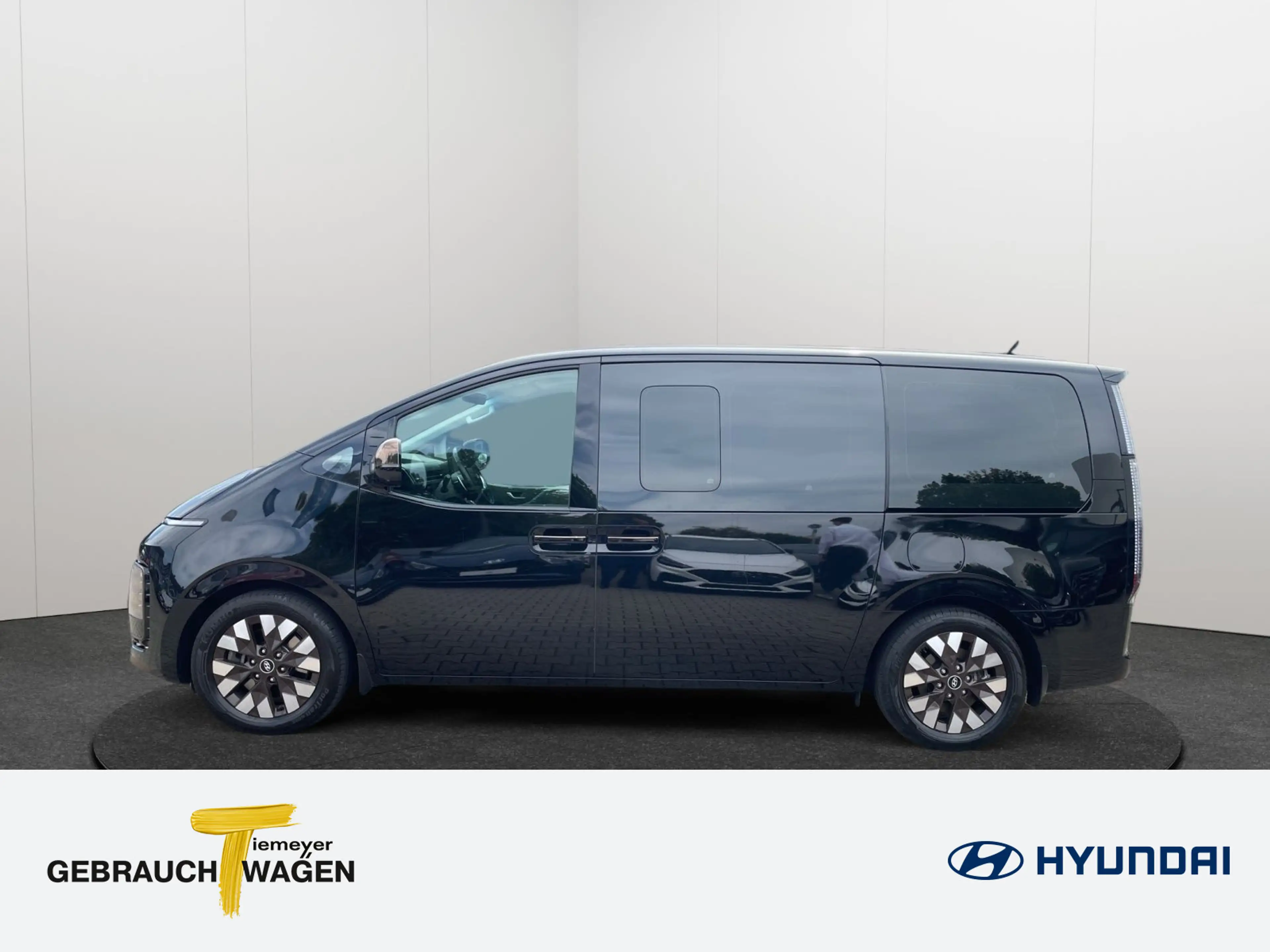 Hyundai STARIA STARIA 2.2 CRDi Signature 2WD Leder Navi PanoD — photo 8