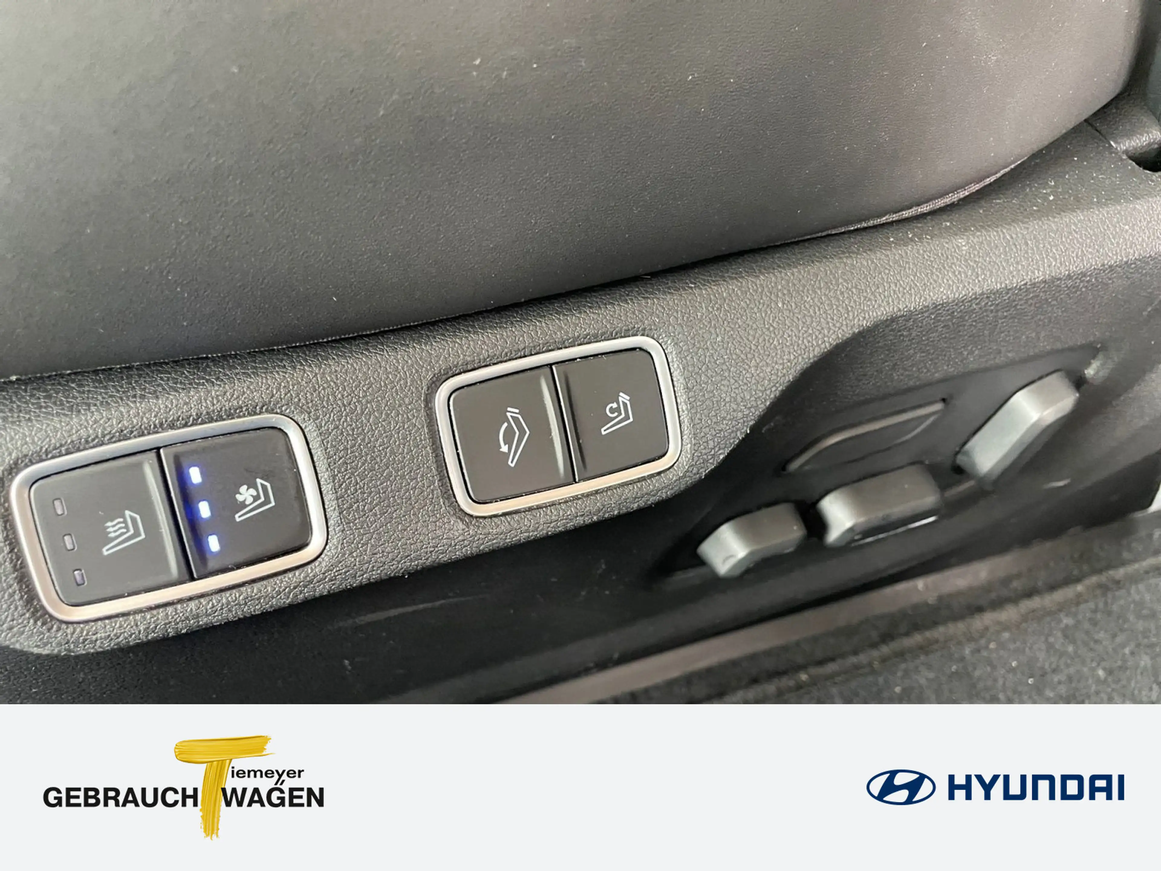 Hyundai STARIA STARIA 2.2 CRDi Signature 2WD Leder Navi PanoD — photo 15