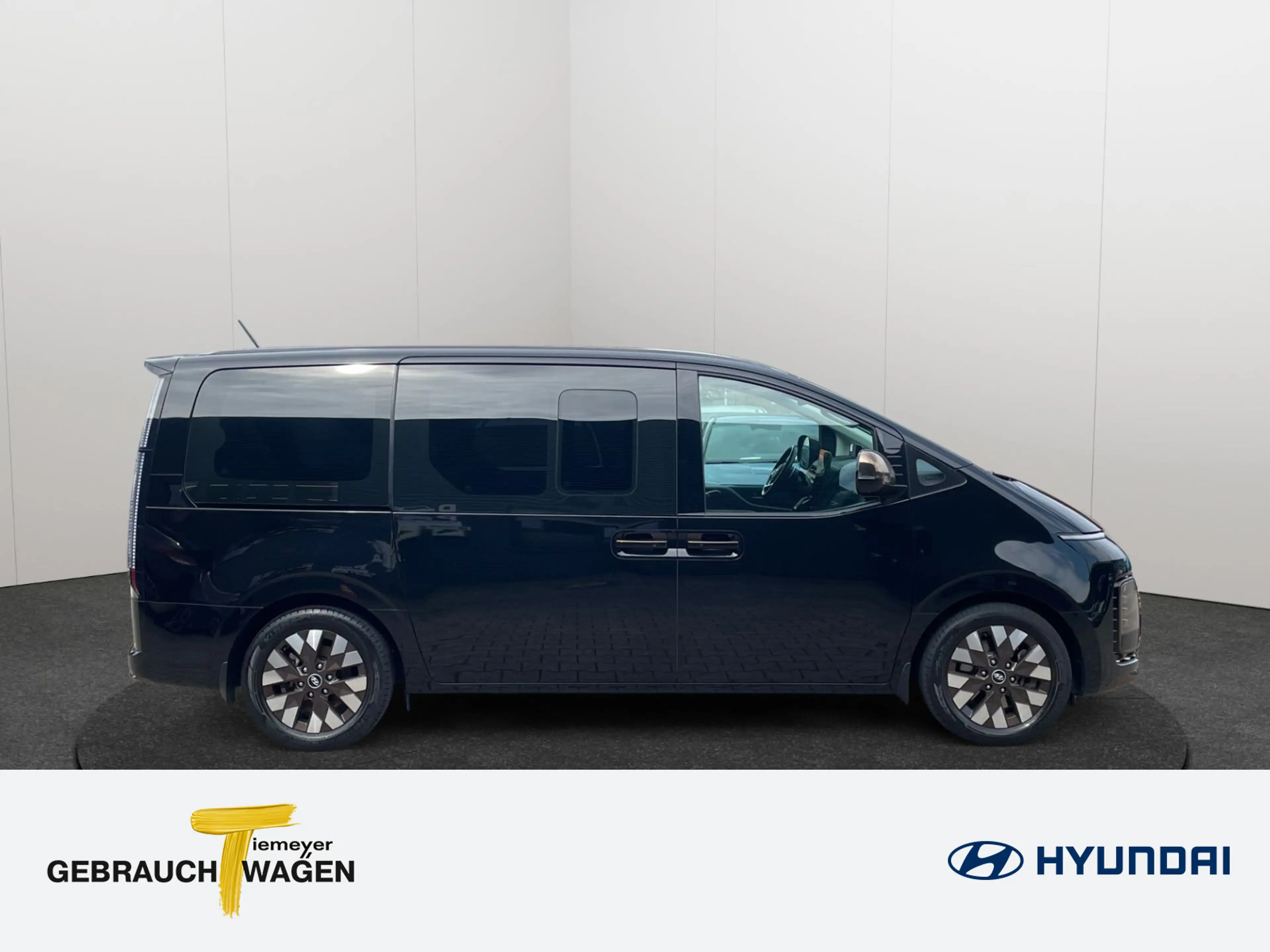 Hyundai STARIA STARIA 2.2 CRDi Signature 2WD Leder Navi PanoD — photo 4
