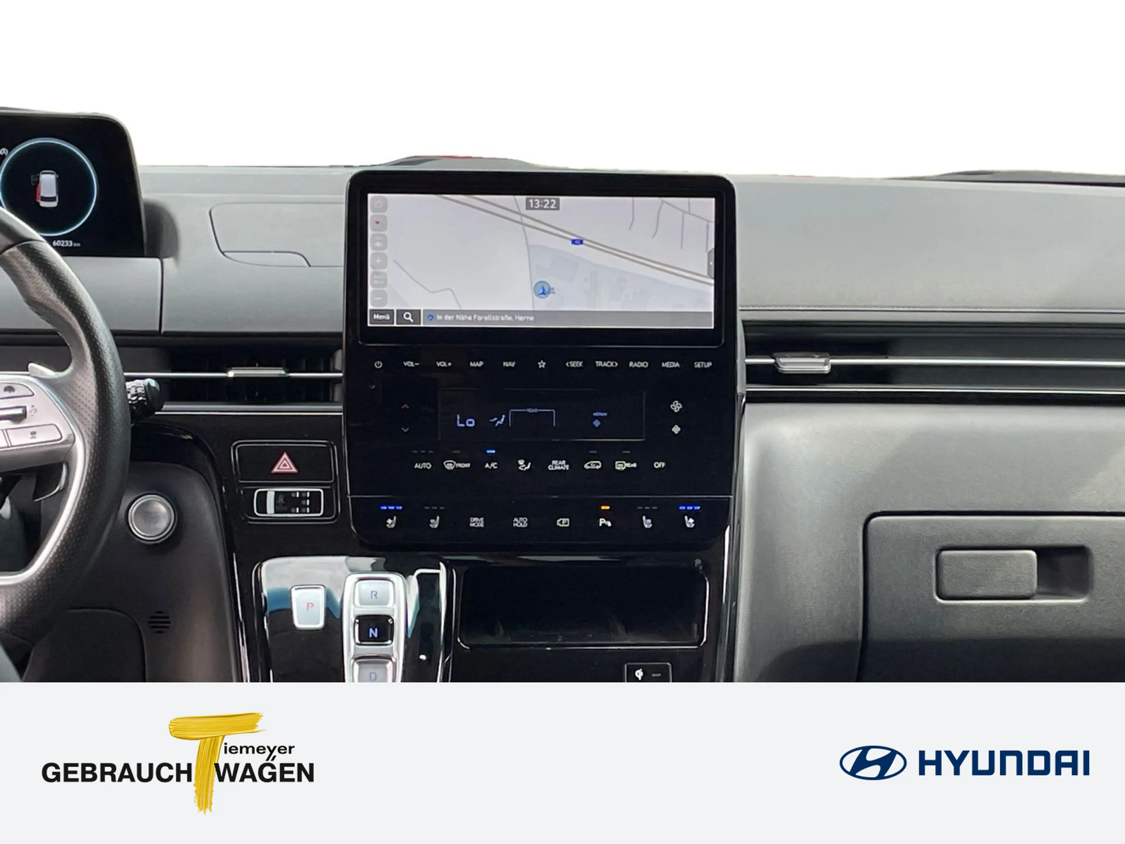 Hyundai STARIA STARIA 2.2 CRDi Signature 2WD Leder Navi PanoD — photo 13